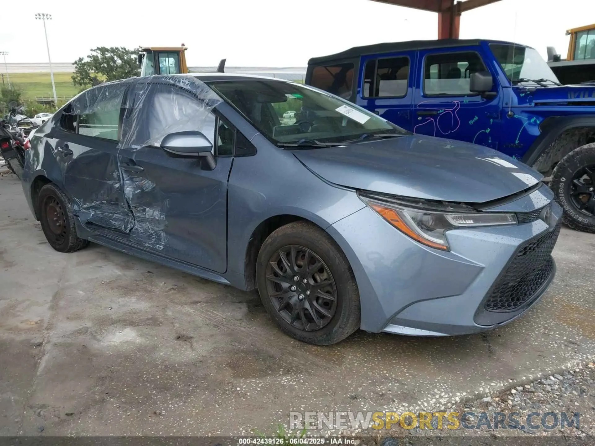 1 Photograph of a damaged car JTDEPRAE1LJ025956 TOYOTA COROLLA 2020