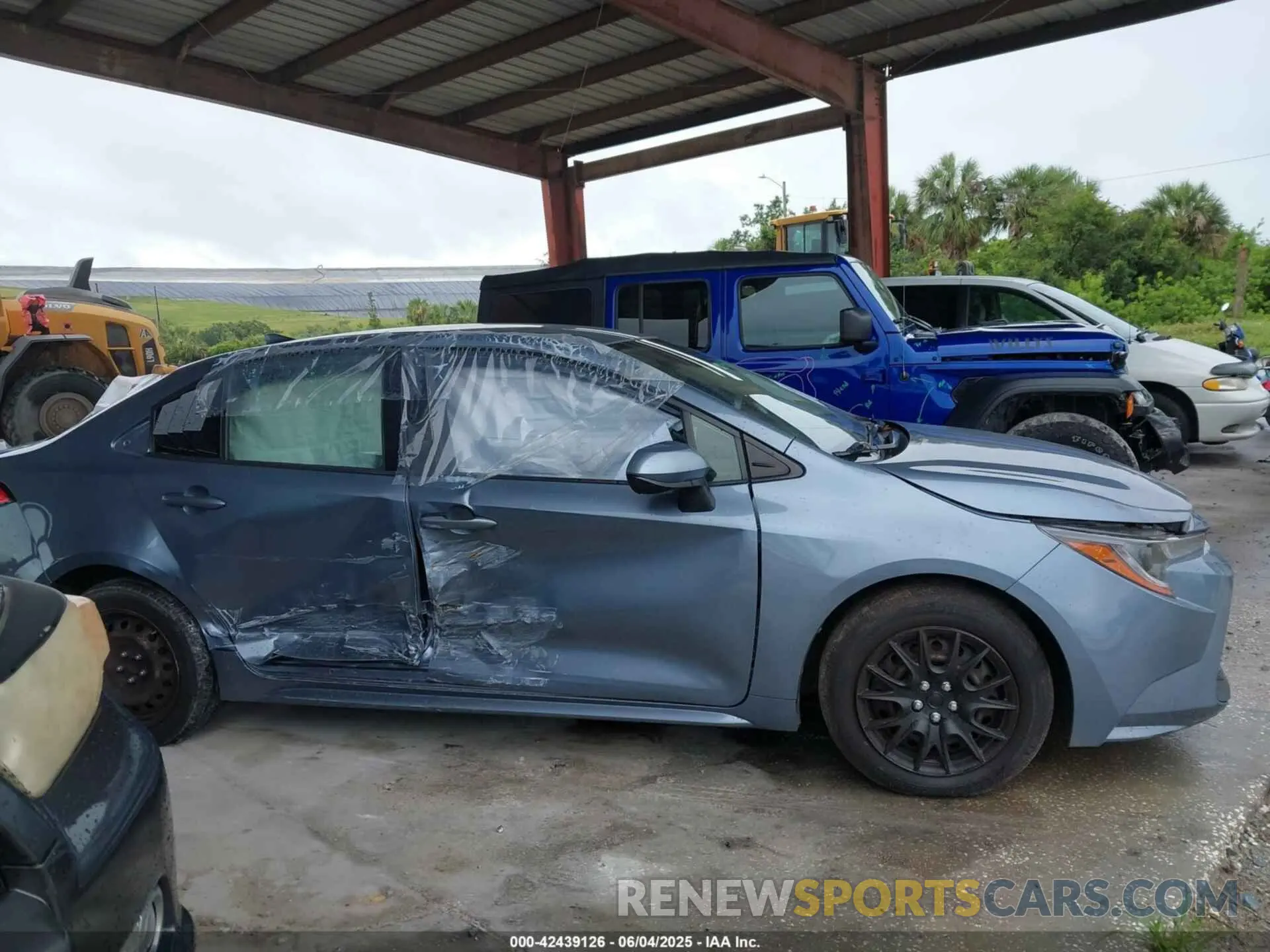 13 Photograph of a damaged car JTDEPRAE1LJ025956 TOYOTA COROLLA 2020