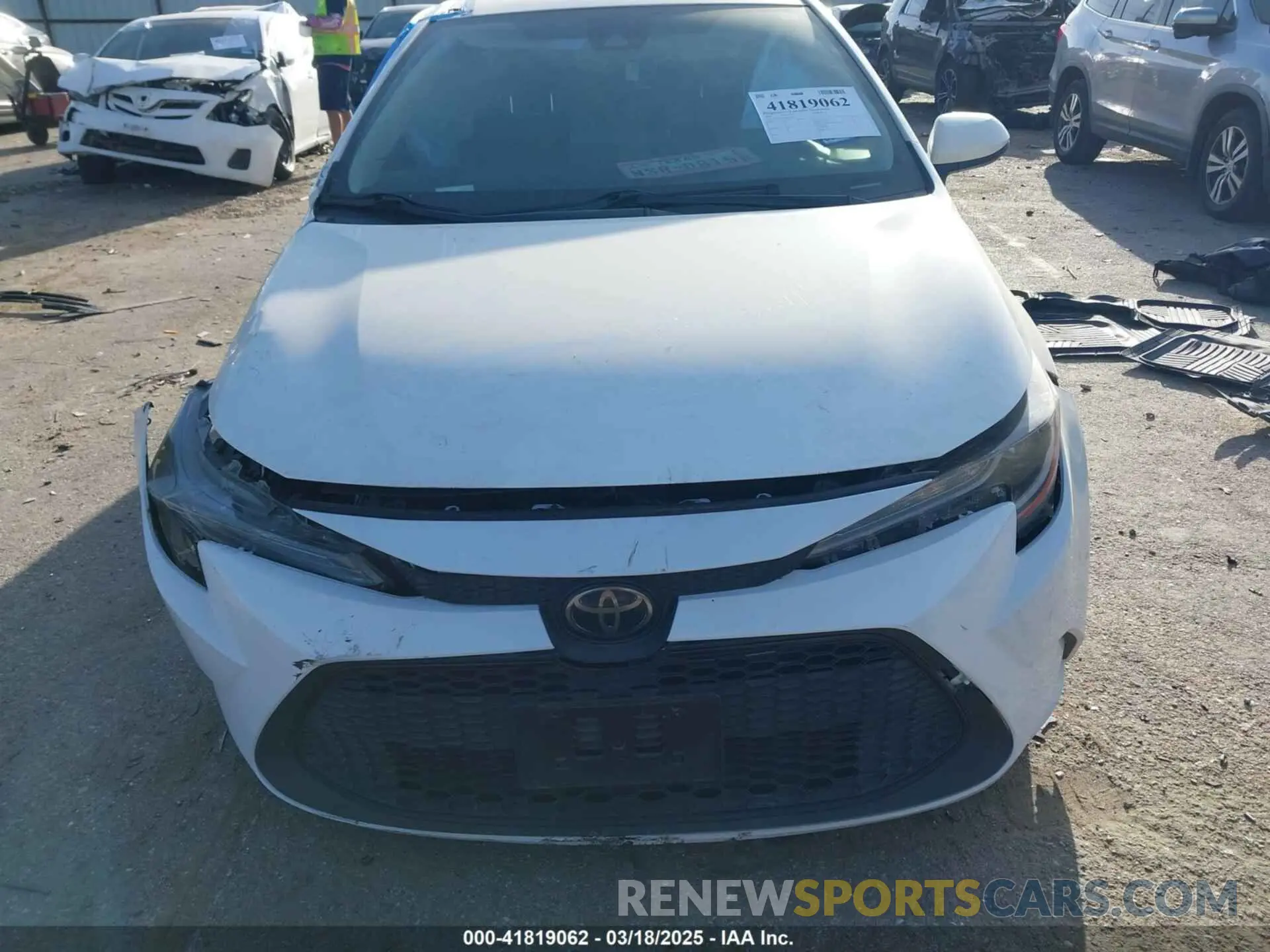 13 Photograph of a damaged car JTDEPRAE1LJ036682 TOYOTA COROLLA 2020