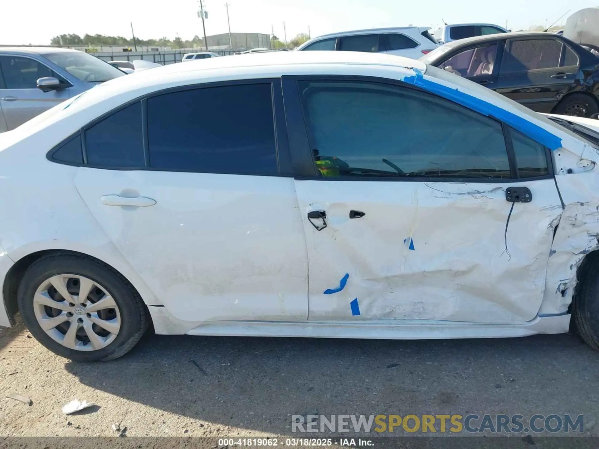 14 Photograph of a damaged car JTDEPRAE1LJ036682 TOYOTA COROLLA 2020