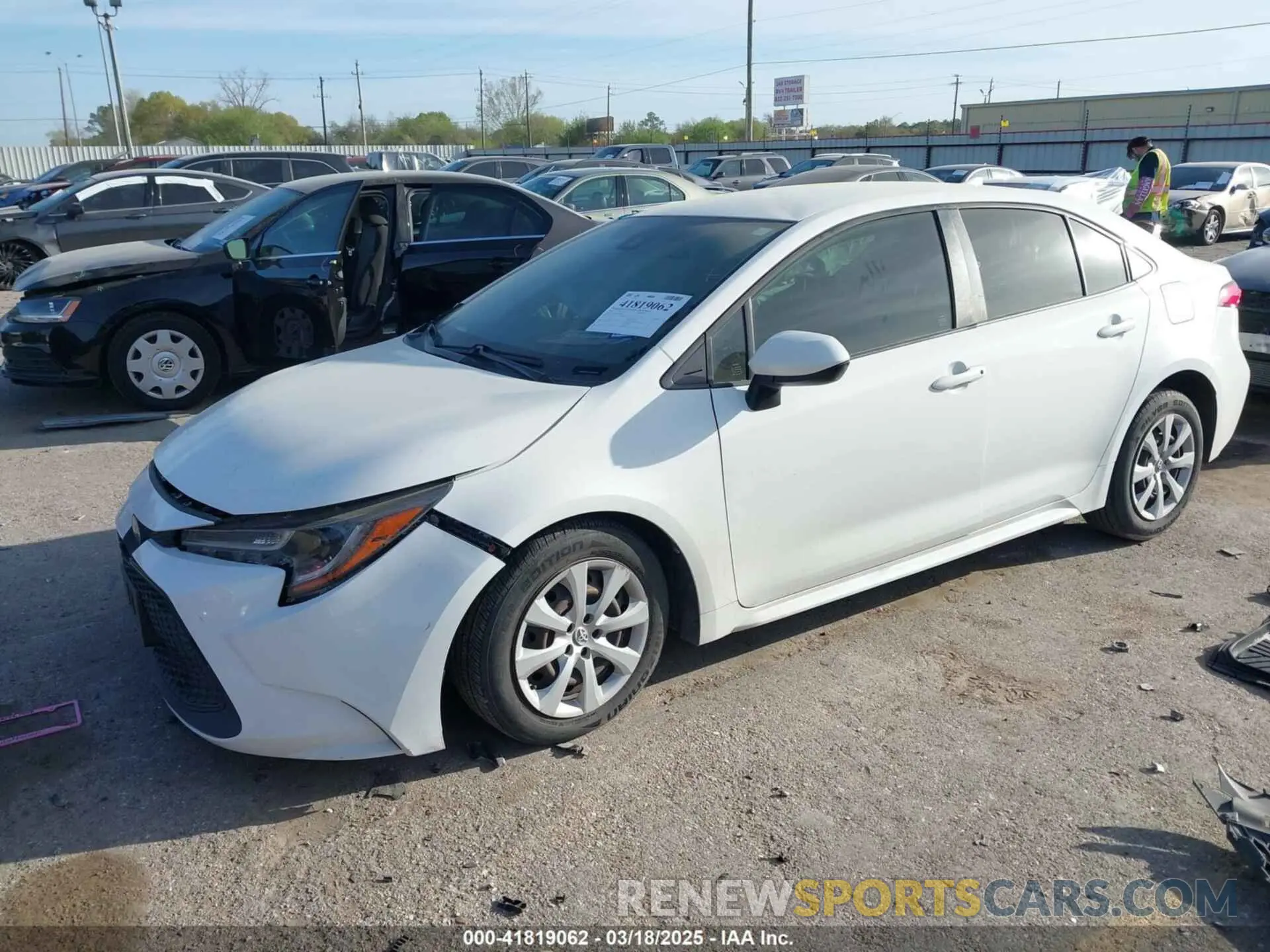 2 Photograph of a damaged car JTDEPRAE1LJ036682 TOYOTA COROLLA 2020