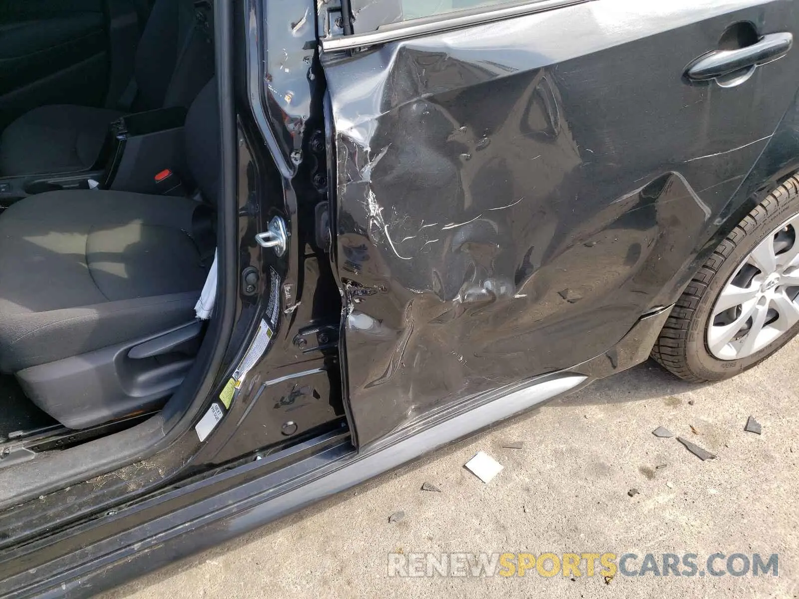 9 Photograph of a damaged car JTDEPRAE1LJ037895 TOYOTA COROLLA 2020