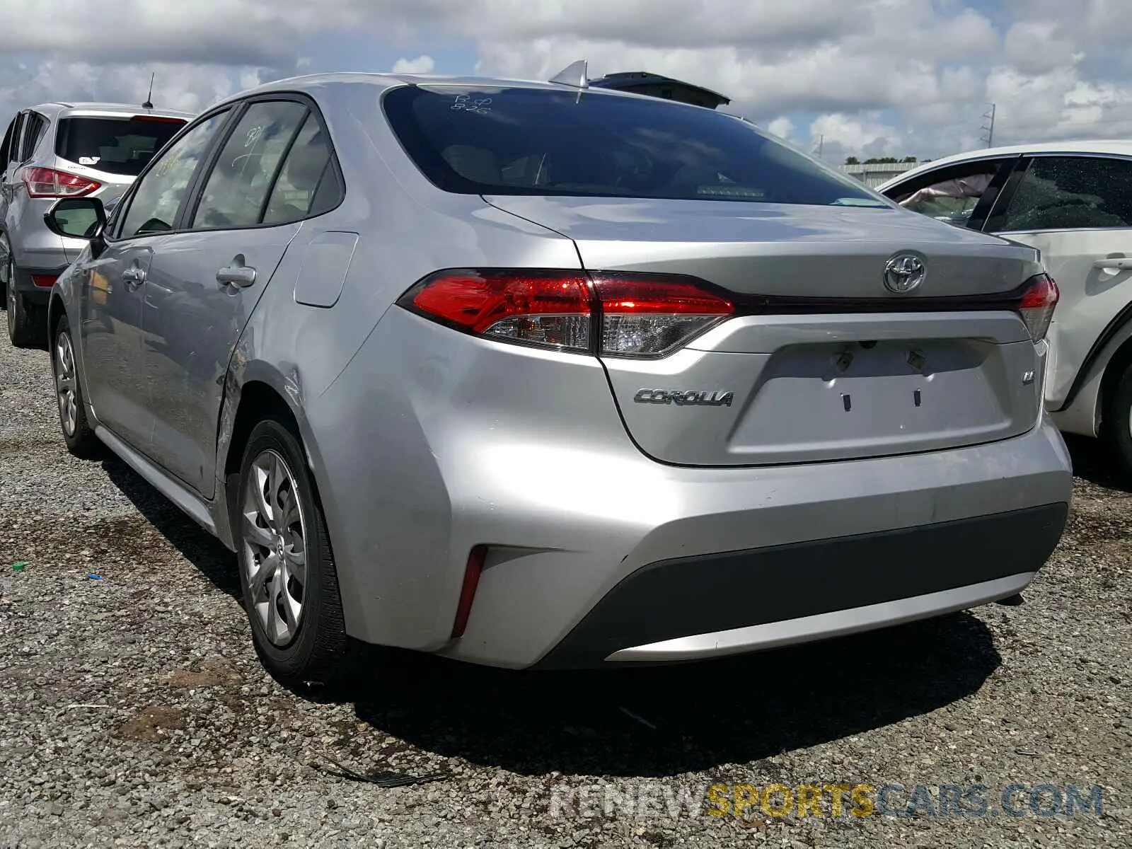 3 Фотография поврежденного автомобиля JTDEPRAE1LJ038464 TOYOTA COROLLA 2020
