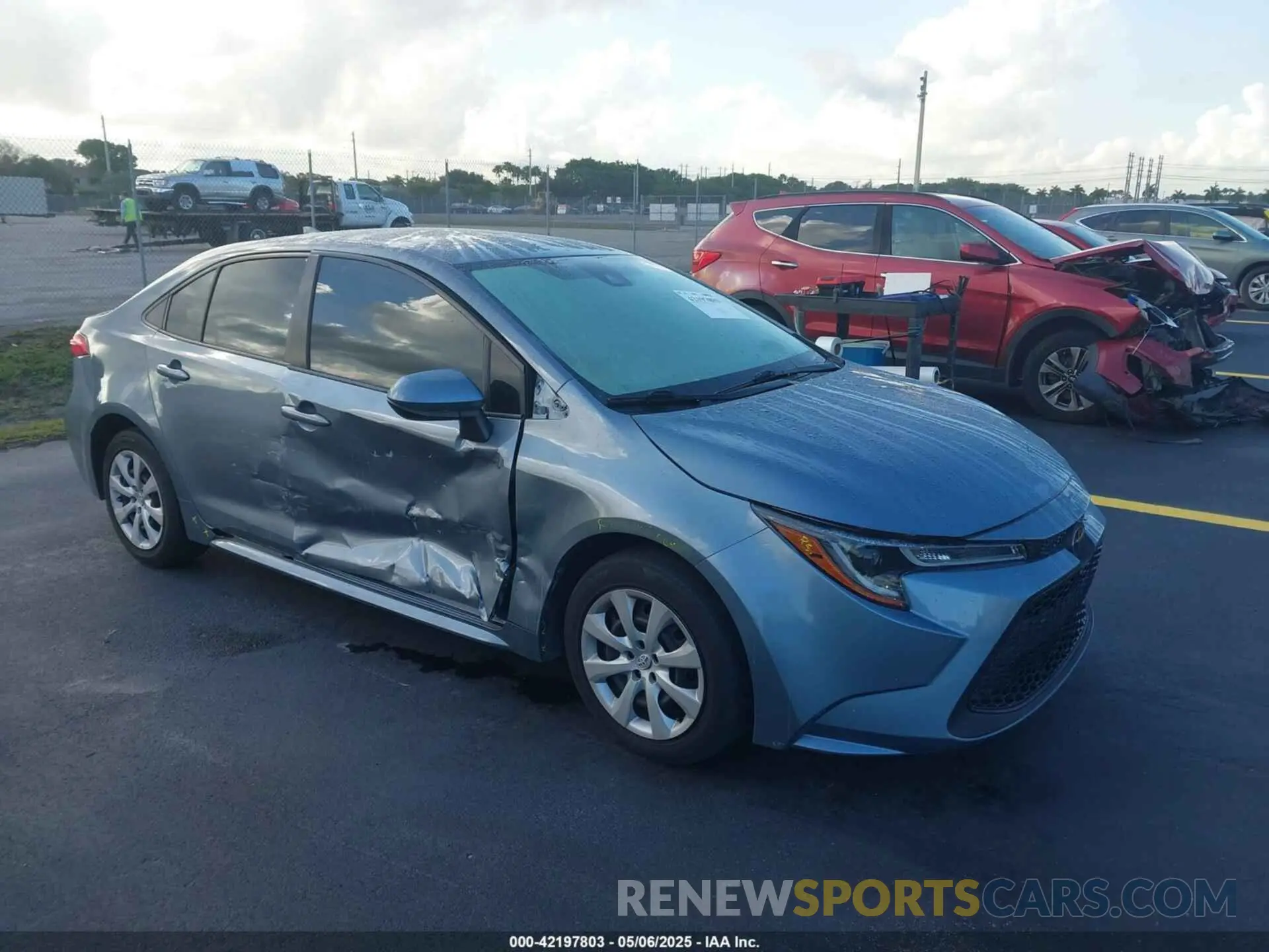 1 Photograph of a damaged car JTDEPRAE1LJ045897 TOYOTA COROLLA 2020