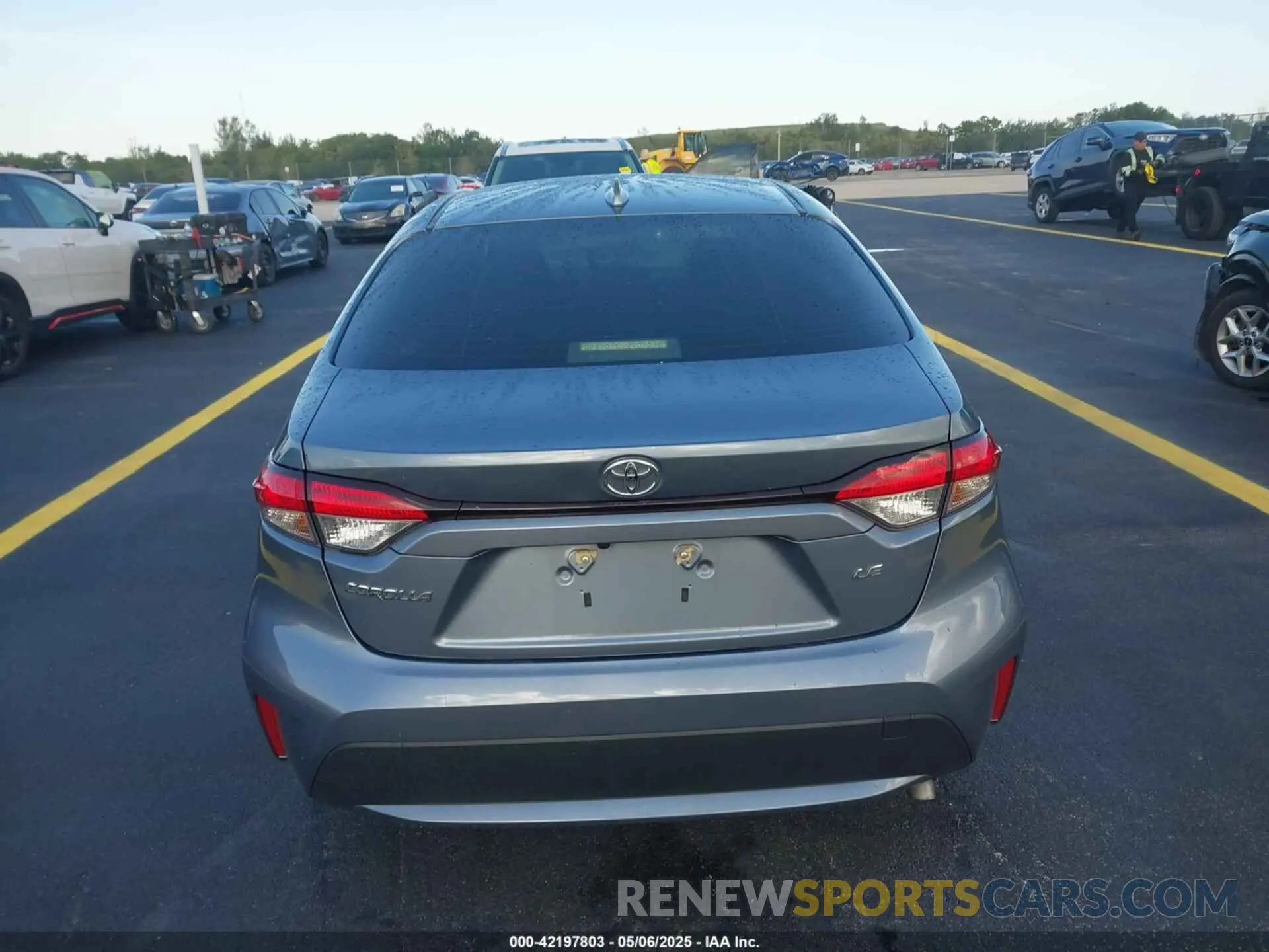 16 Photograph of a damaged car JTDEPRAE1LJ045897 TOYOTA COROLLA 2020