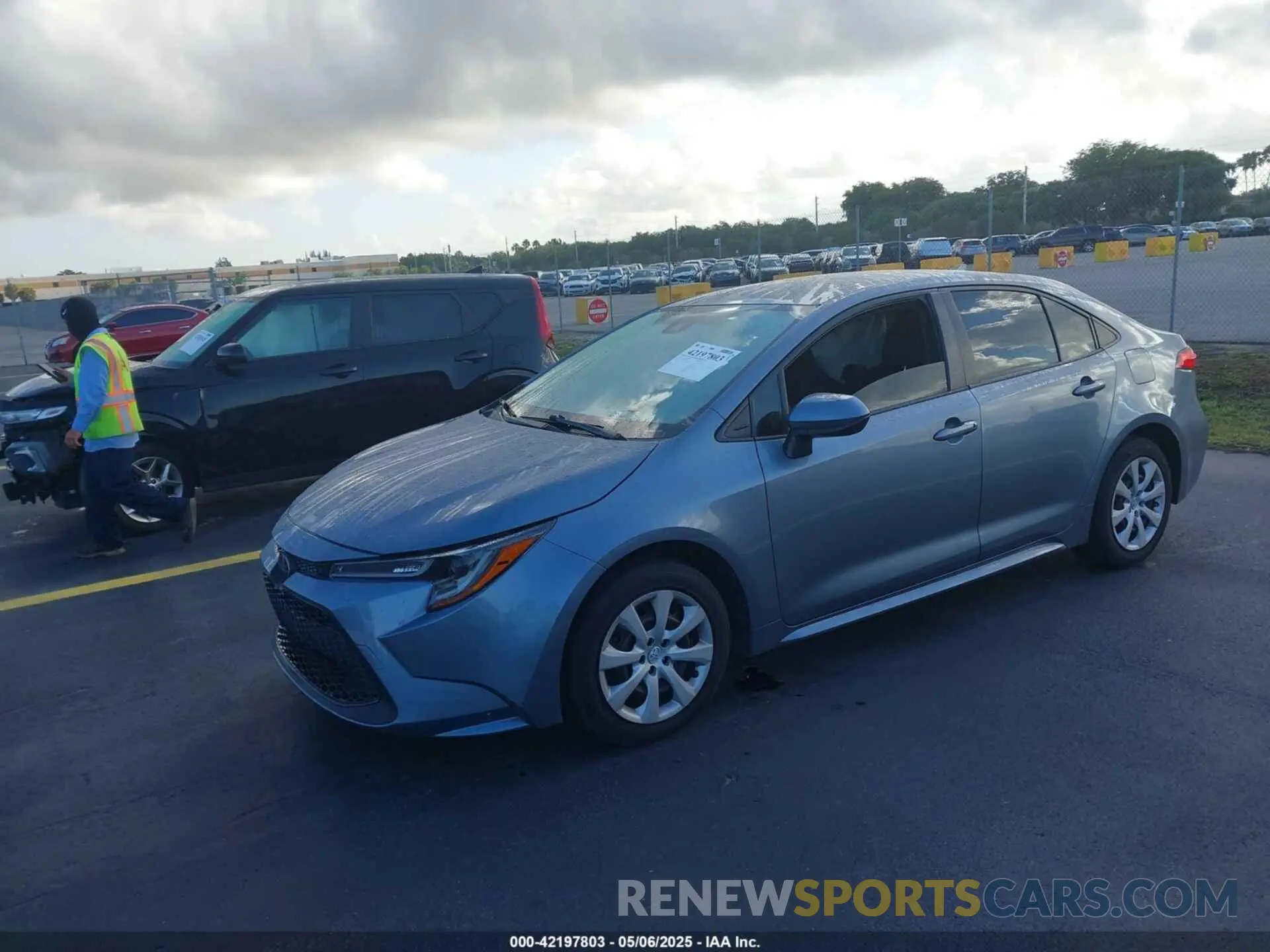 2 Photograph of a damaged car JTDEPRAE1LJ045897 TOYOTA COROLLA 2020