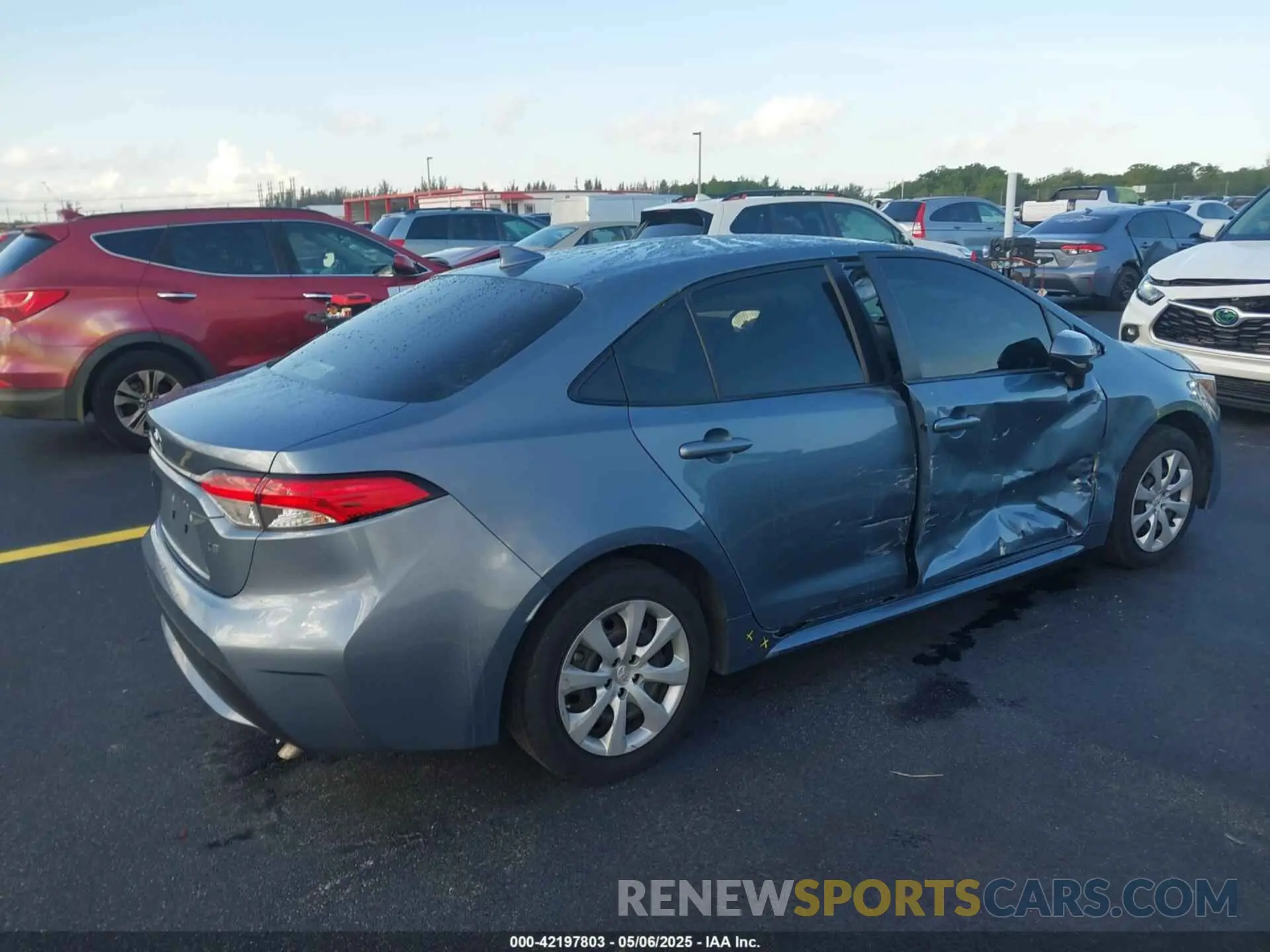 4 Photograph of a damaged car JTDEPRAE1LJ045897 TOYOTA COROLLA 2020