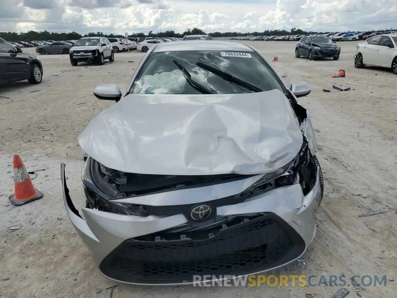 5 Photograph of a damaged car JTDEPRAE1LJ054146 TOYOTA COROLLA 2020
