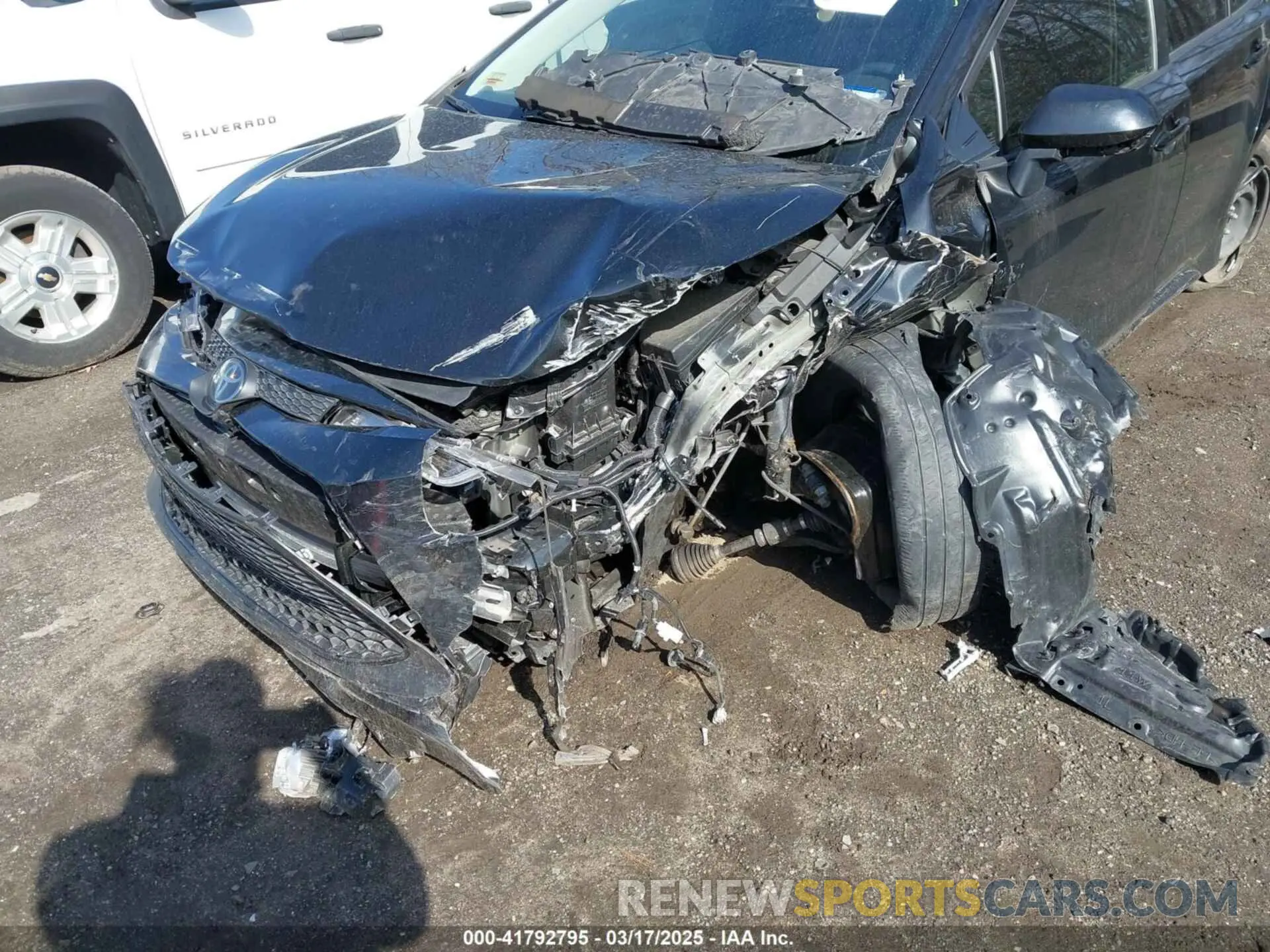 17 Photograph of a damaged car JTDEPRAE1LJ105449 TOYOTA COROLLA 2020