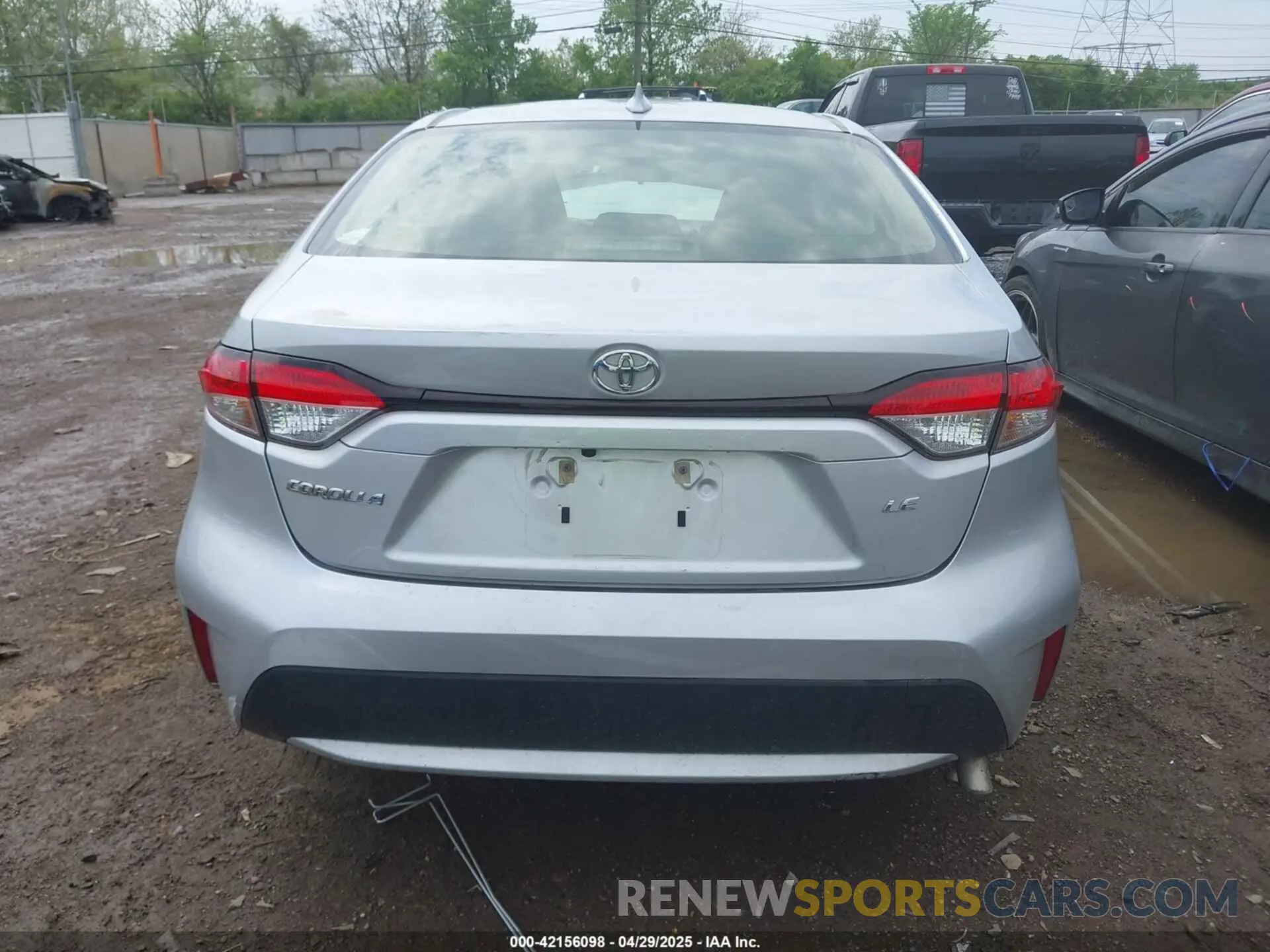 17 Photograph of a damaged car JTDEPRAE2LJ102365 TOYOTA COROLLA 2020