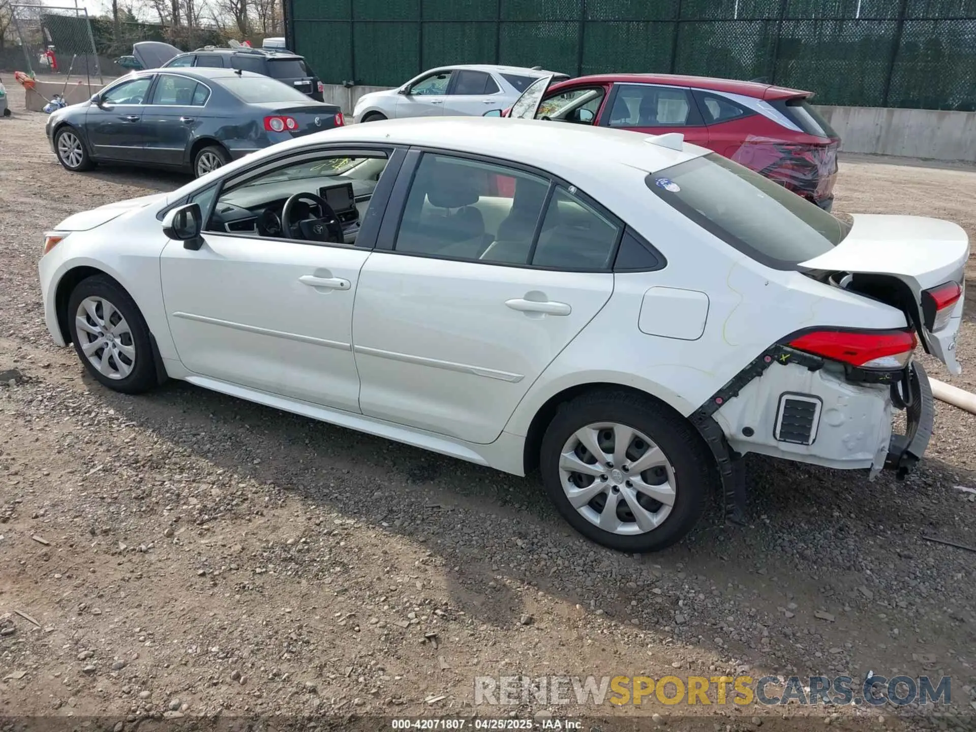 3 Фотография поврежденного автомобиля JTDEPRAE3LJ011797 TOYOTA COROLLA 2020