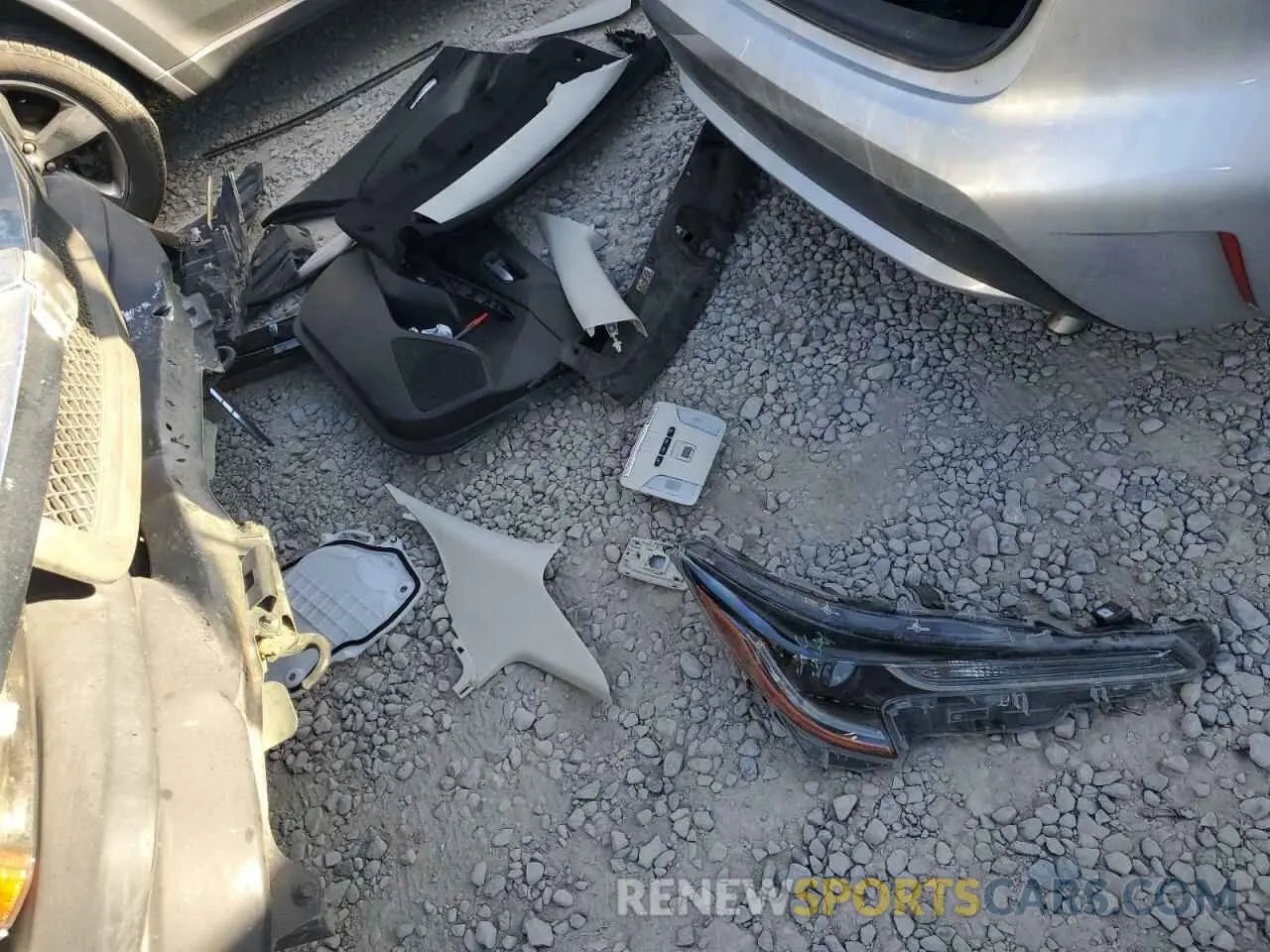 10 Photograph of a damaged car JTDEPRAE3LJ023089 TOYOTA COROLLA 2020