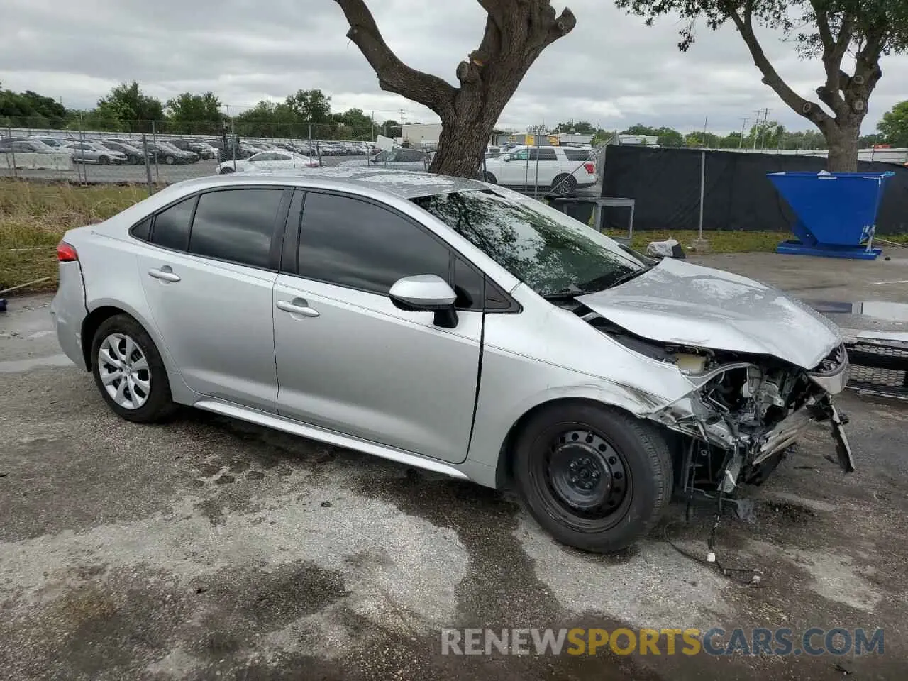 4 Photograph of a damaged car JTDEPRAE3LJ026591 TOYOTA COROLLA 2020