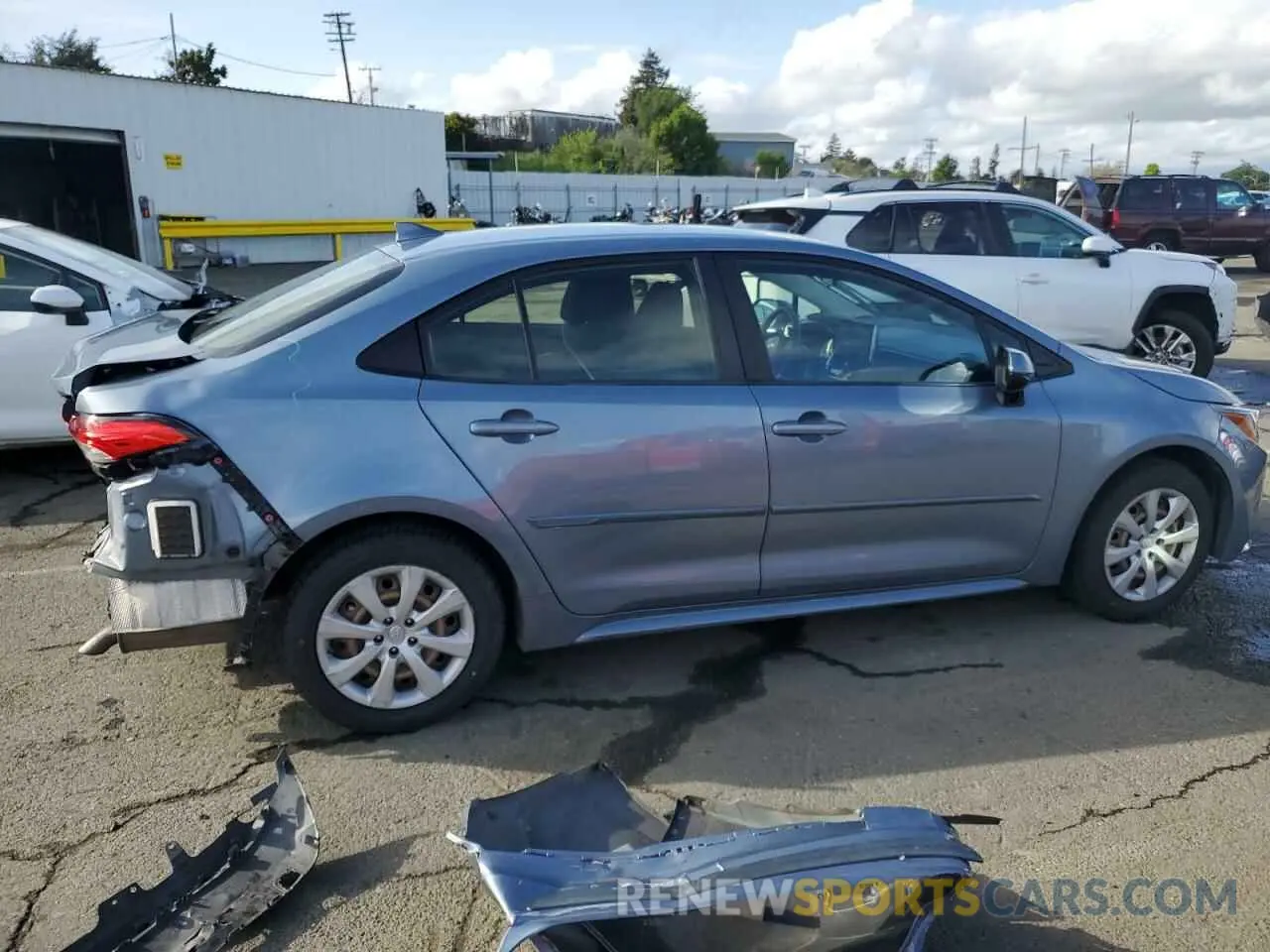 3 Photograph of a damaged car JTDEPRAE3LJ028938 TOYOTA COROLLA 2020