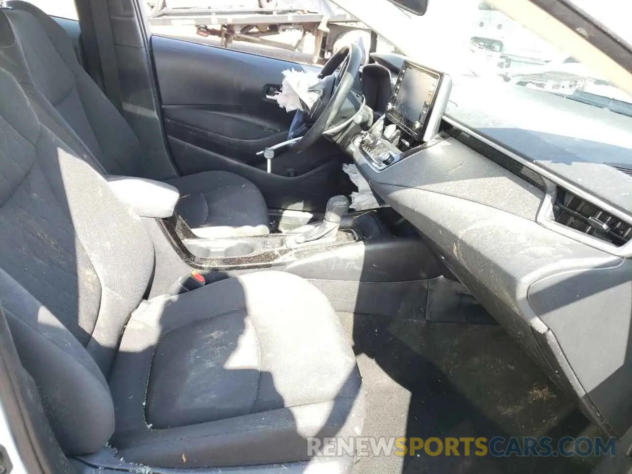 5 Photograph of a damaged car JTDEPRAE3LJ034531 TOYOTA COROLLA 2020