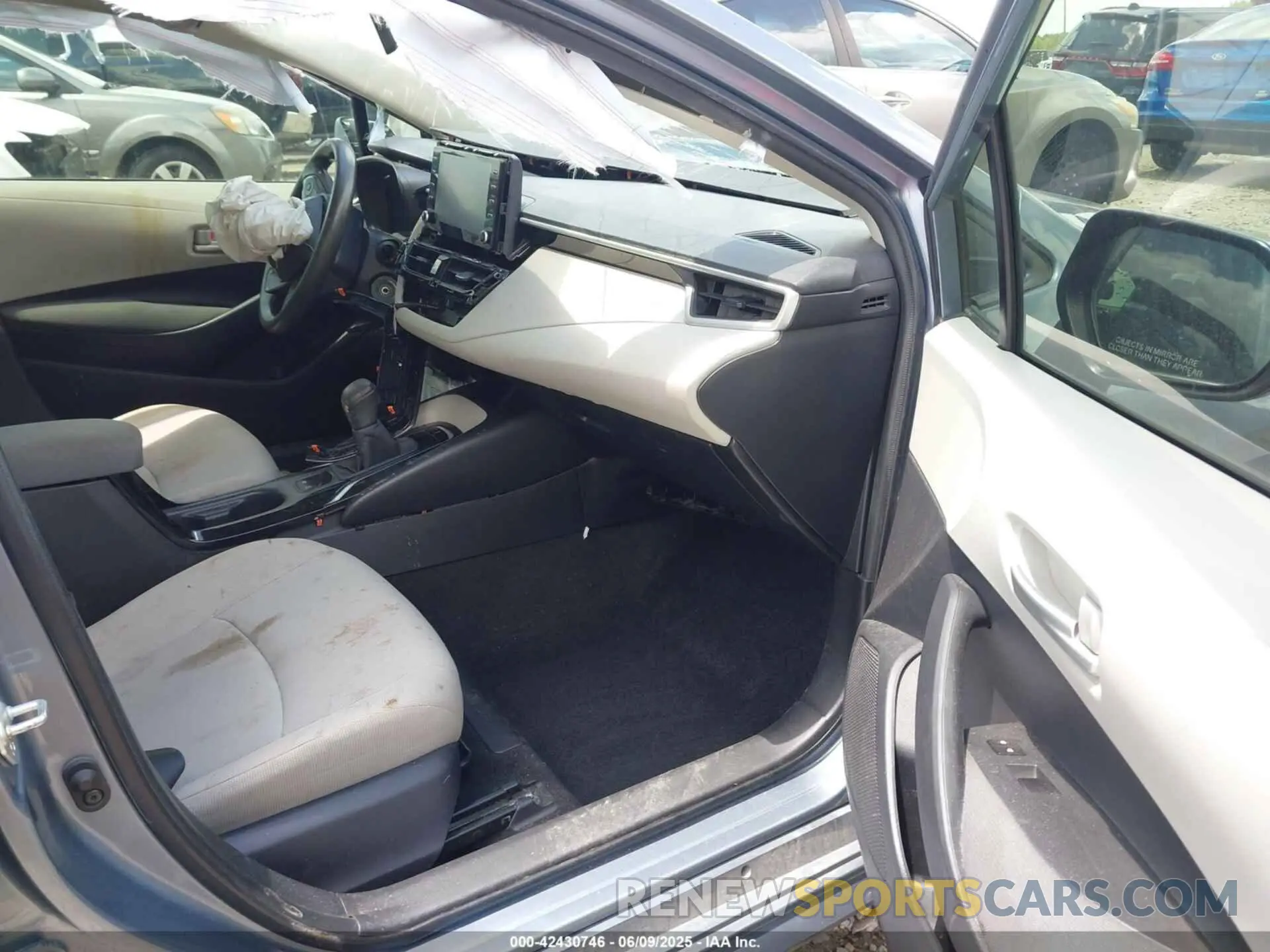 5 Photograph of a damaged car JTDEPRAE3LJ065066 TOYOTA COROLLA 2020