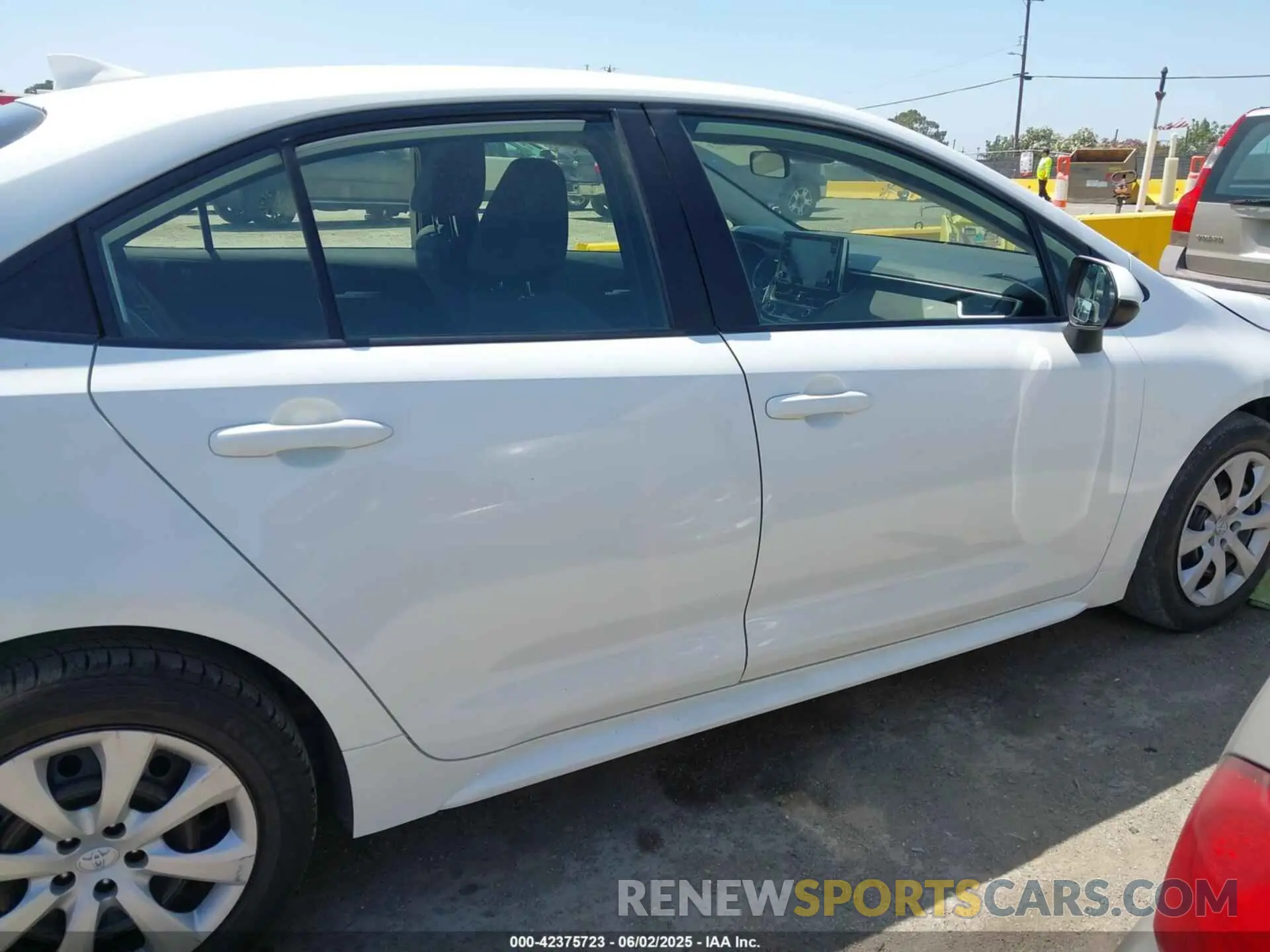 13 Photograph of a damaged car JTDEPRAE3LJ098083 TOYOTA COROLLA 2020
