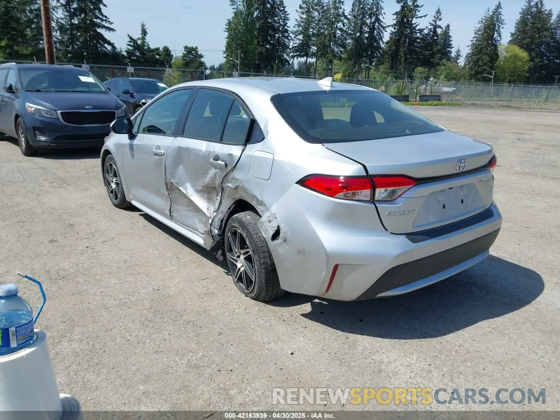 3 Фотография поврежденного автомобиля JTDEPRAE4LJ024042 TOYOTA COROLLA 2020