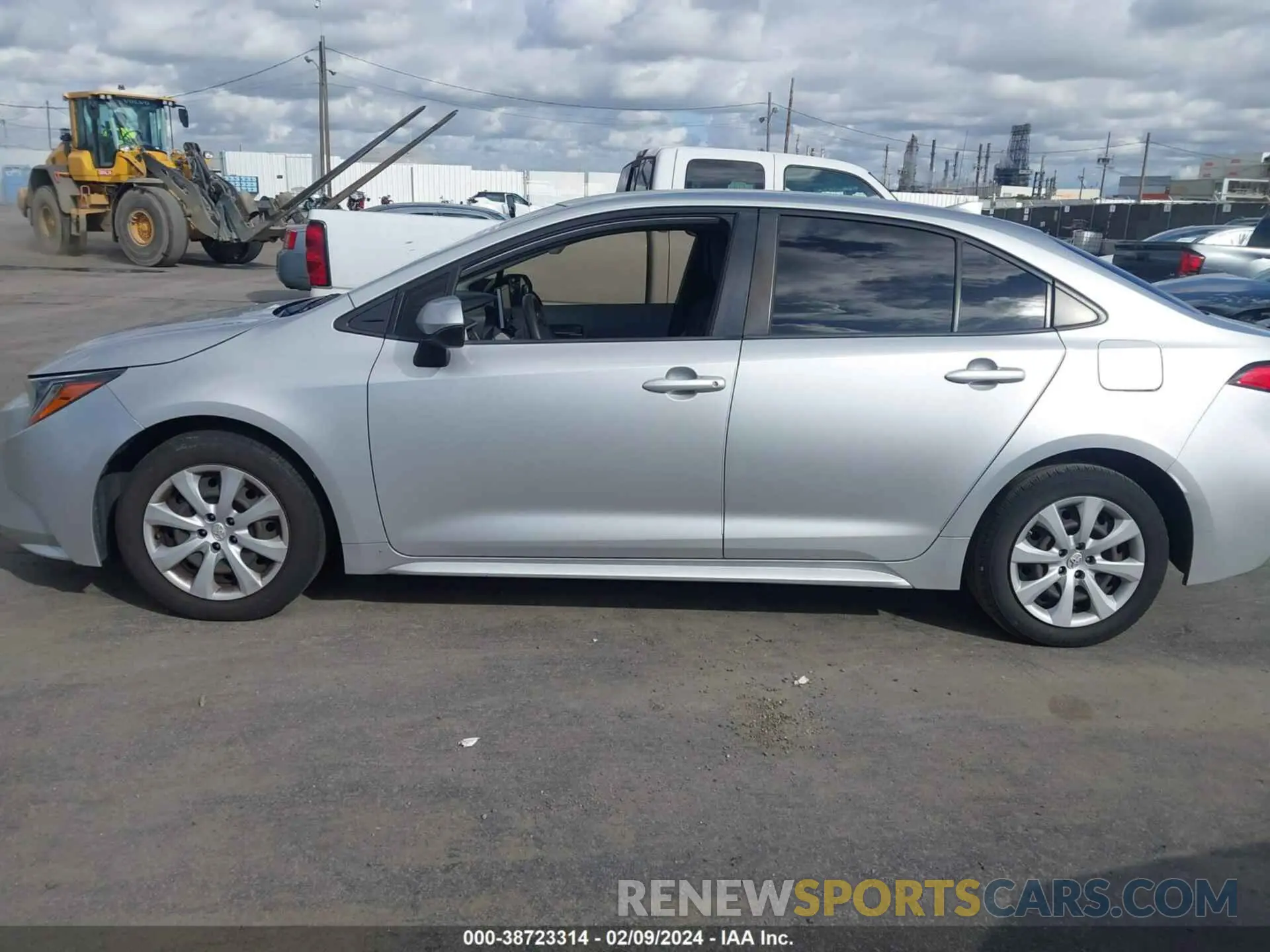 14 Photograph of a damaged car JTDEPRAE4LJ075265 TOYOTA COROLLA 2020