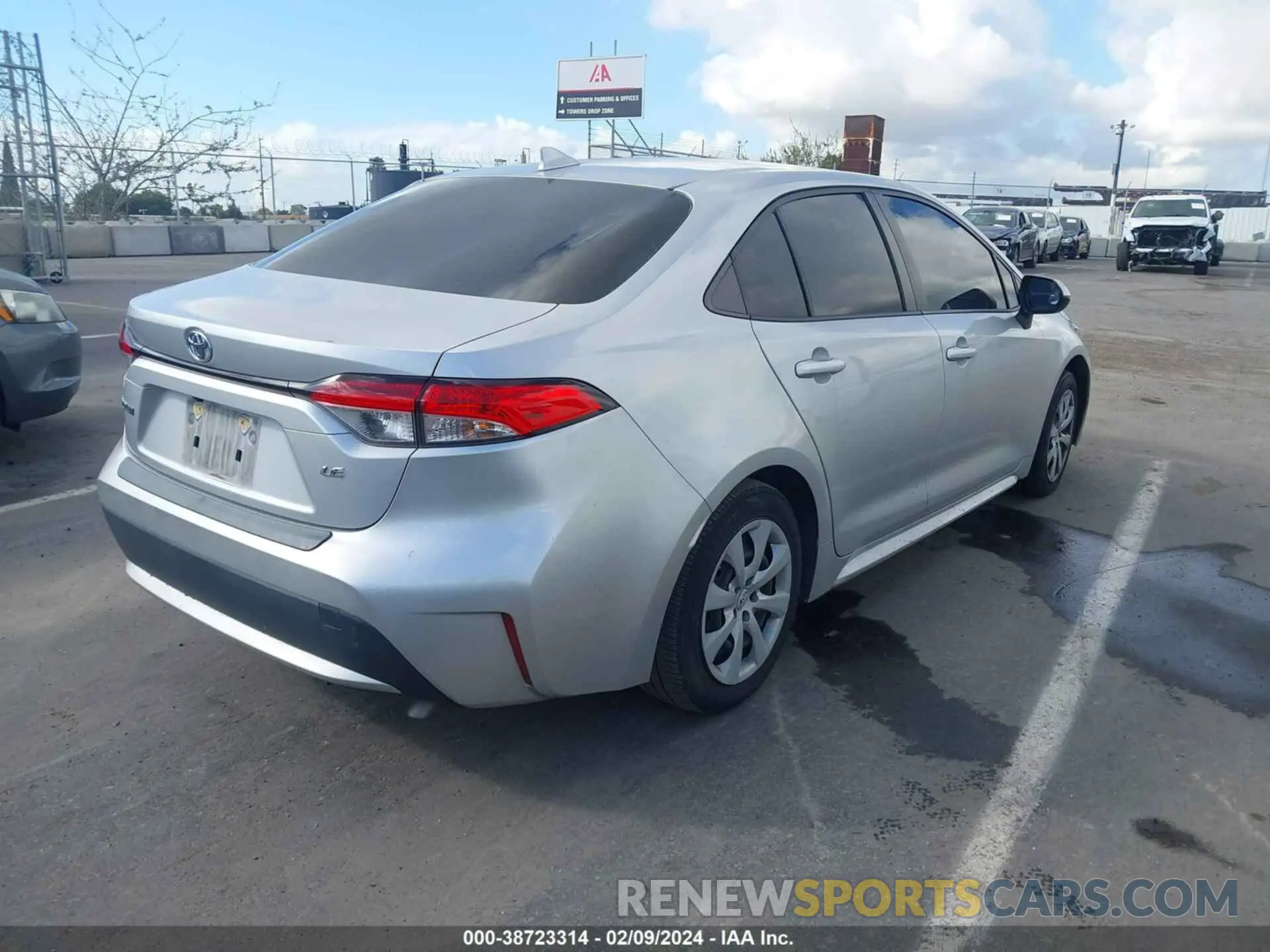 4 Photograph of a damaged car JTDEPRAE4LJ075265 TOYOTA COROLLA 2020