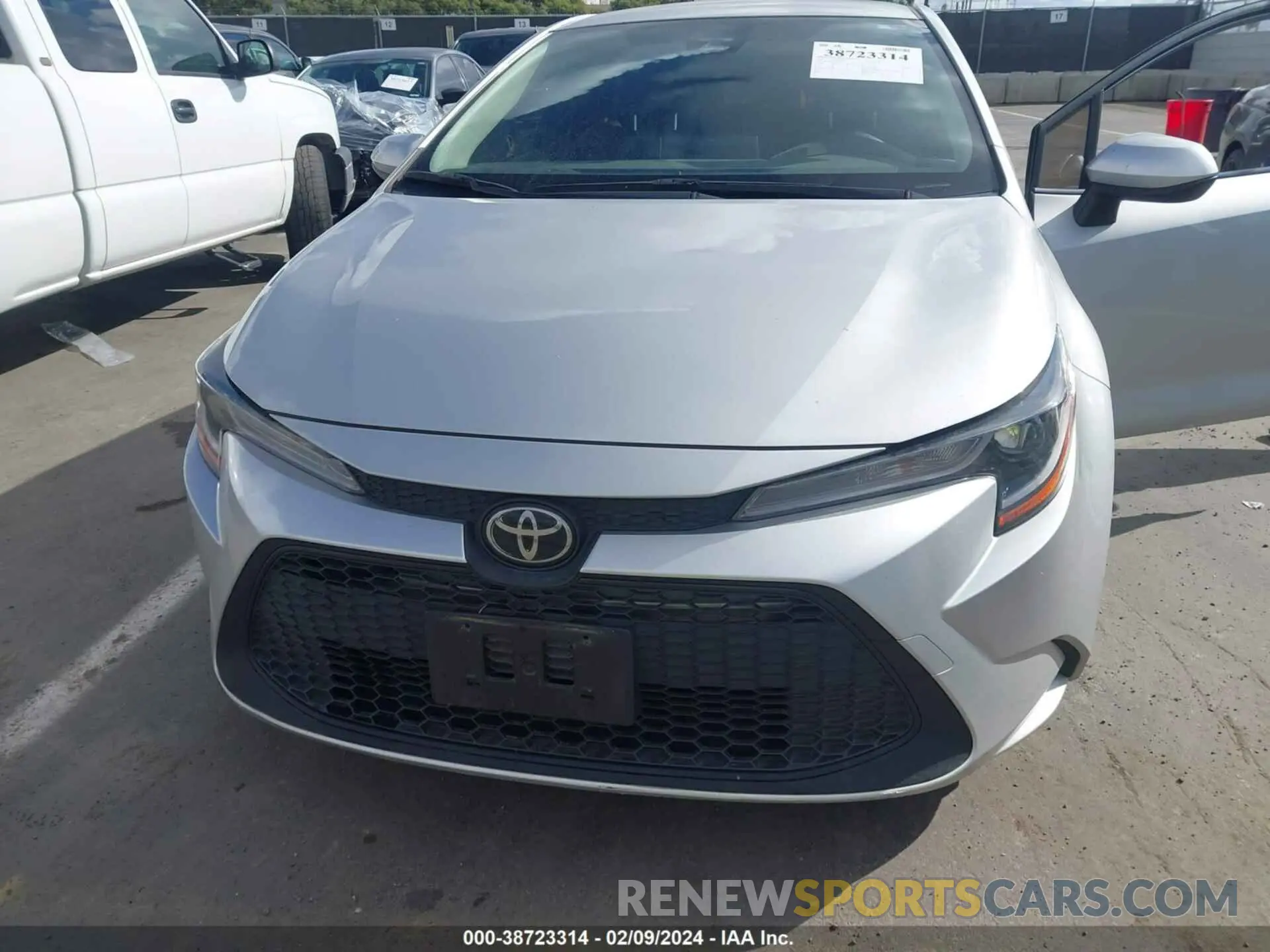 6 Photograph of a damaged car JTDEPRAE4LJ075265 TOYOTA COROLLA 2020