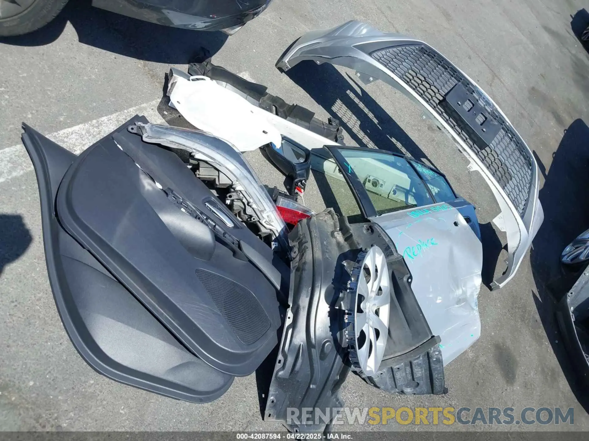 12 Photograph of a damaged car JTDEPRAE4LJ090249 TOYOTA COROLLA 2020