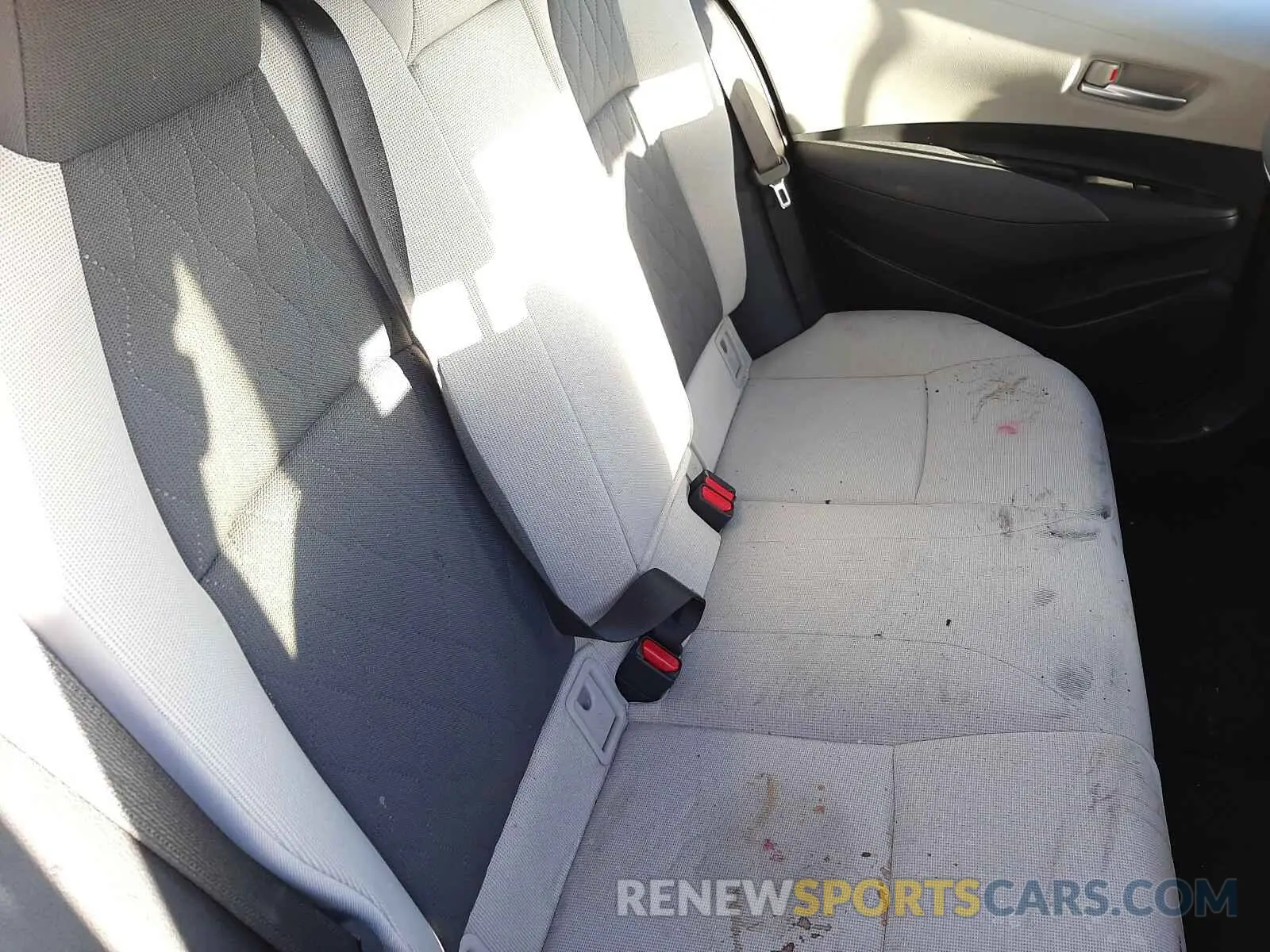 6 Photograph of a damaged car JTDEPRAE4LJ102254 TOYOTA COROLLA 2020