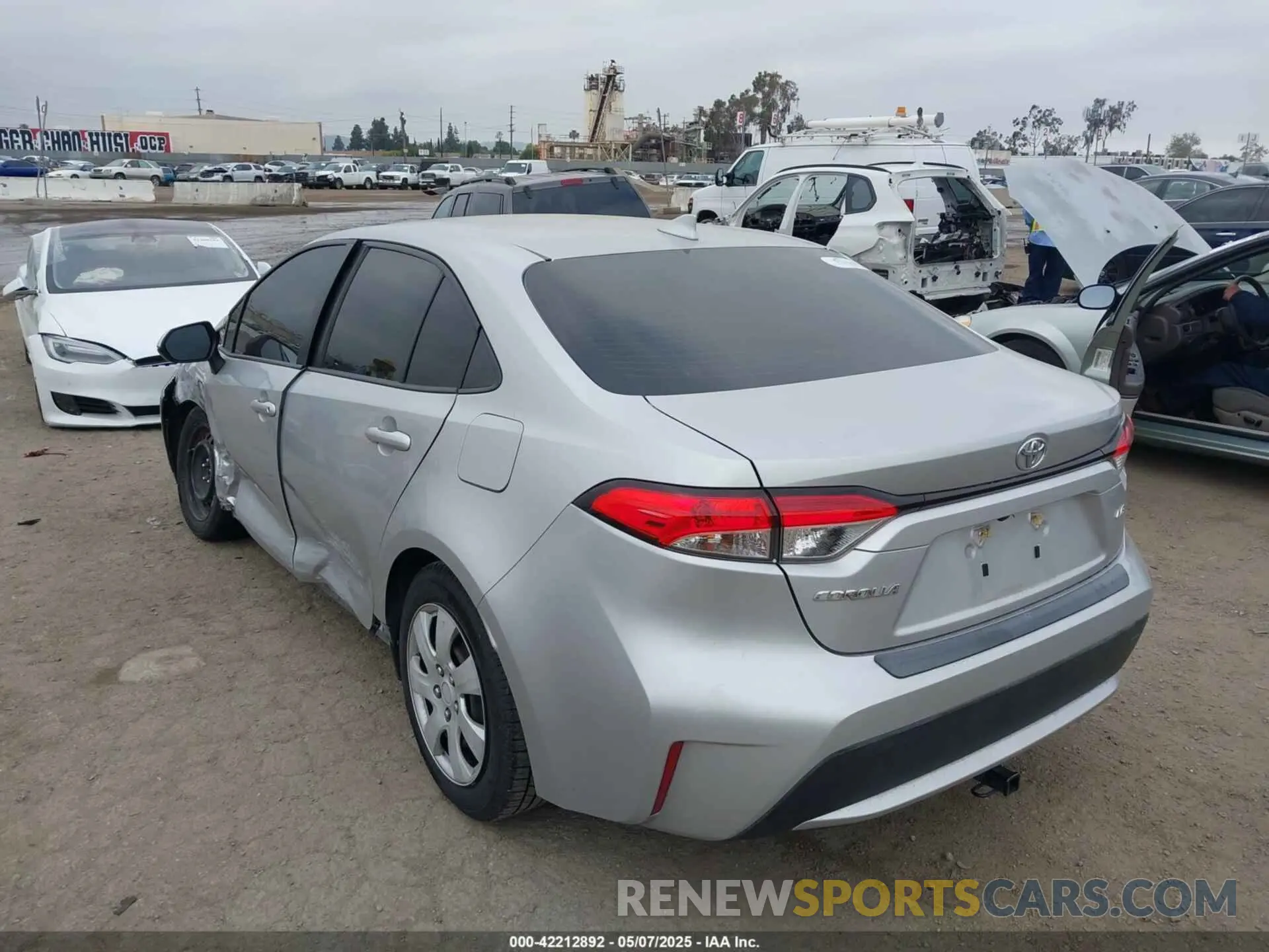 3 Photograph of a damaged car JTDEPRAE5LJ006777 TOYOTA COROLLA 2020