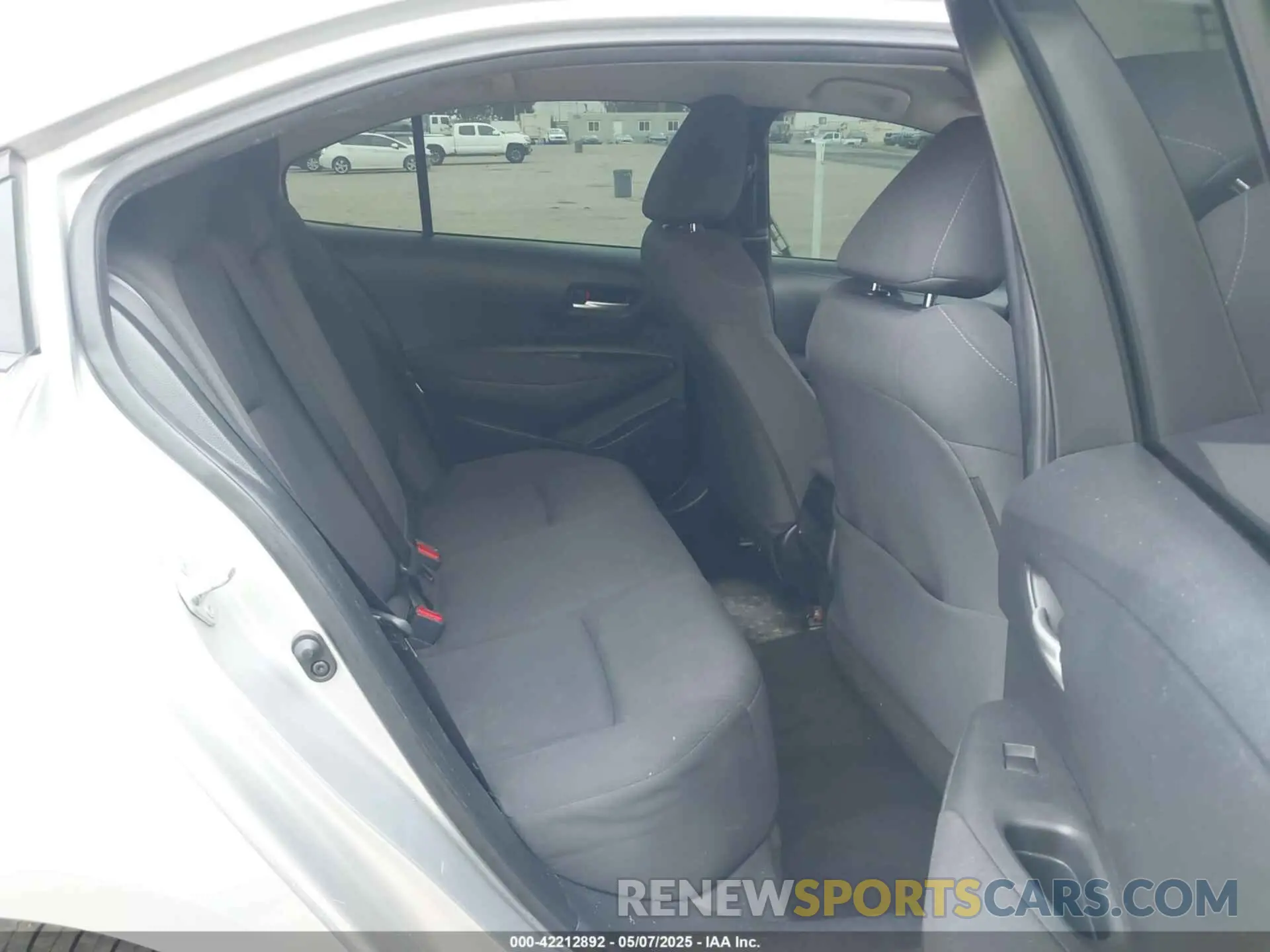 8 Photograph of a damaged car JTDEPRAE5LJ006777 TOYOTA COROLLA 2020