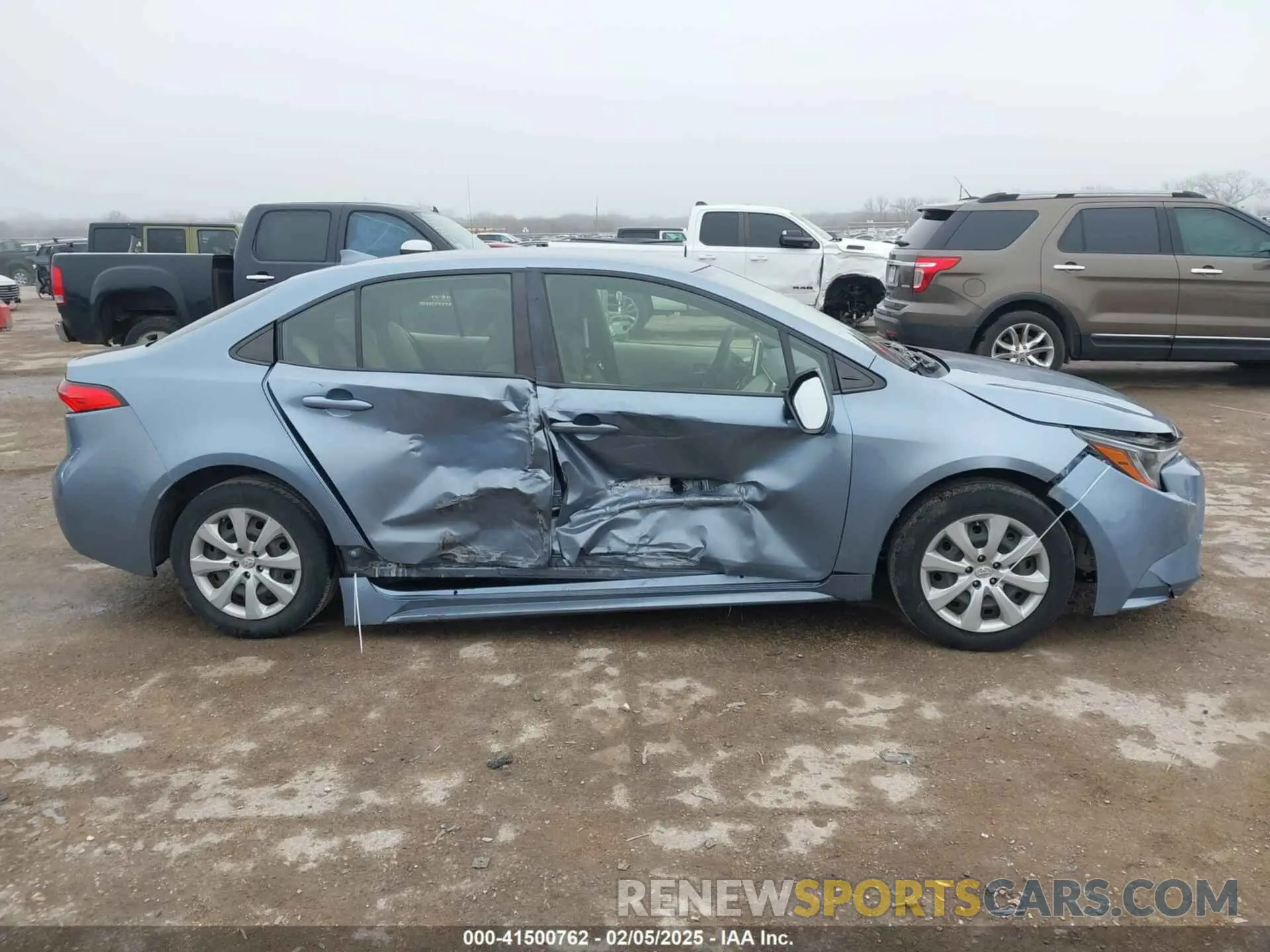 13 Photograph of a damaged car JTDEPRAE5LJ010828 TOYOTA COROLLA 2020