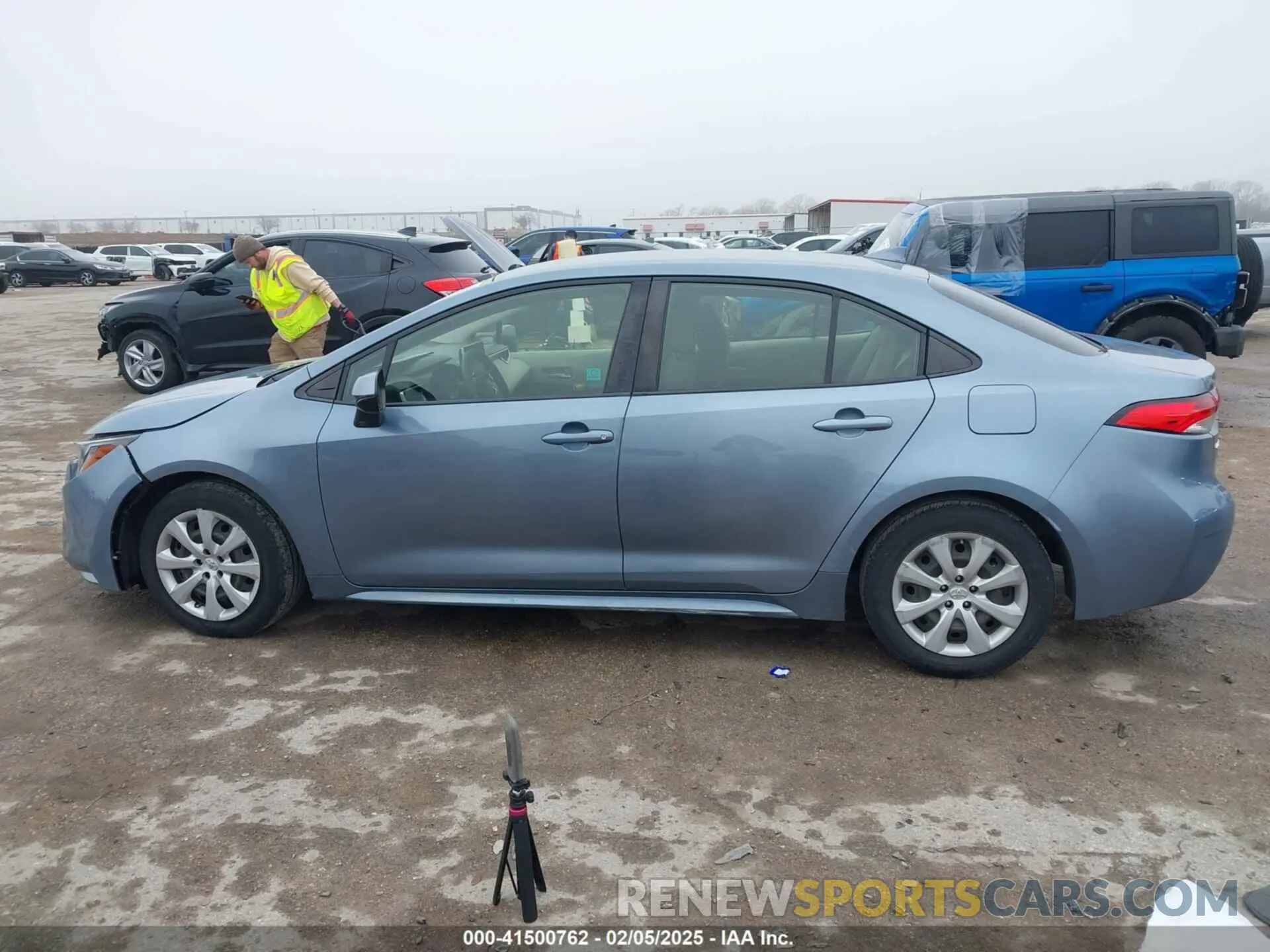 14 Photograph of a damaged car JTDEPRAE5LJ010828 TOYOTA COROLLA 2020