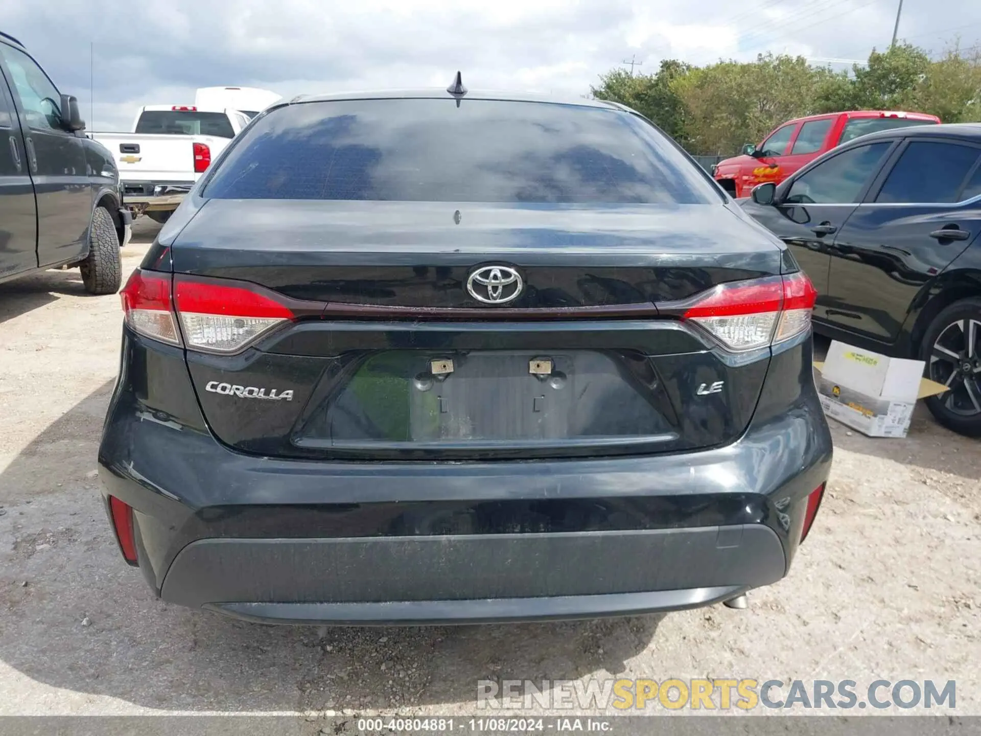 17 Photograph of a damaged car JTDEPRAE5LJ021568 TOYOTA COROLLA 2020