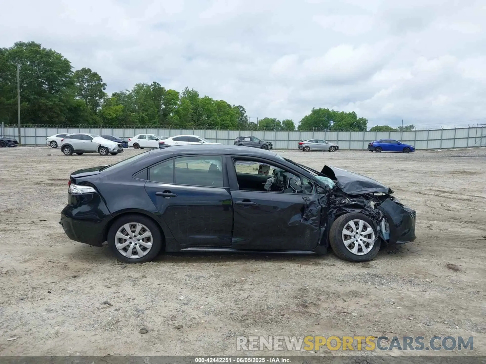 13 Photograph of a damaged car JTDEPRAE5LJ059267 TOYOTA COROLLA 2020
