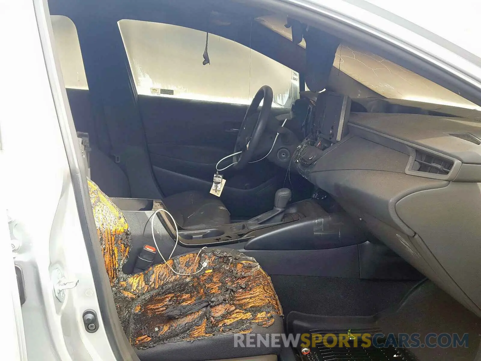 5 Photograph of a damaged car JTDEPRAE5LJ063058 TOYOTA COROLLA 2020
