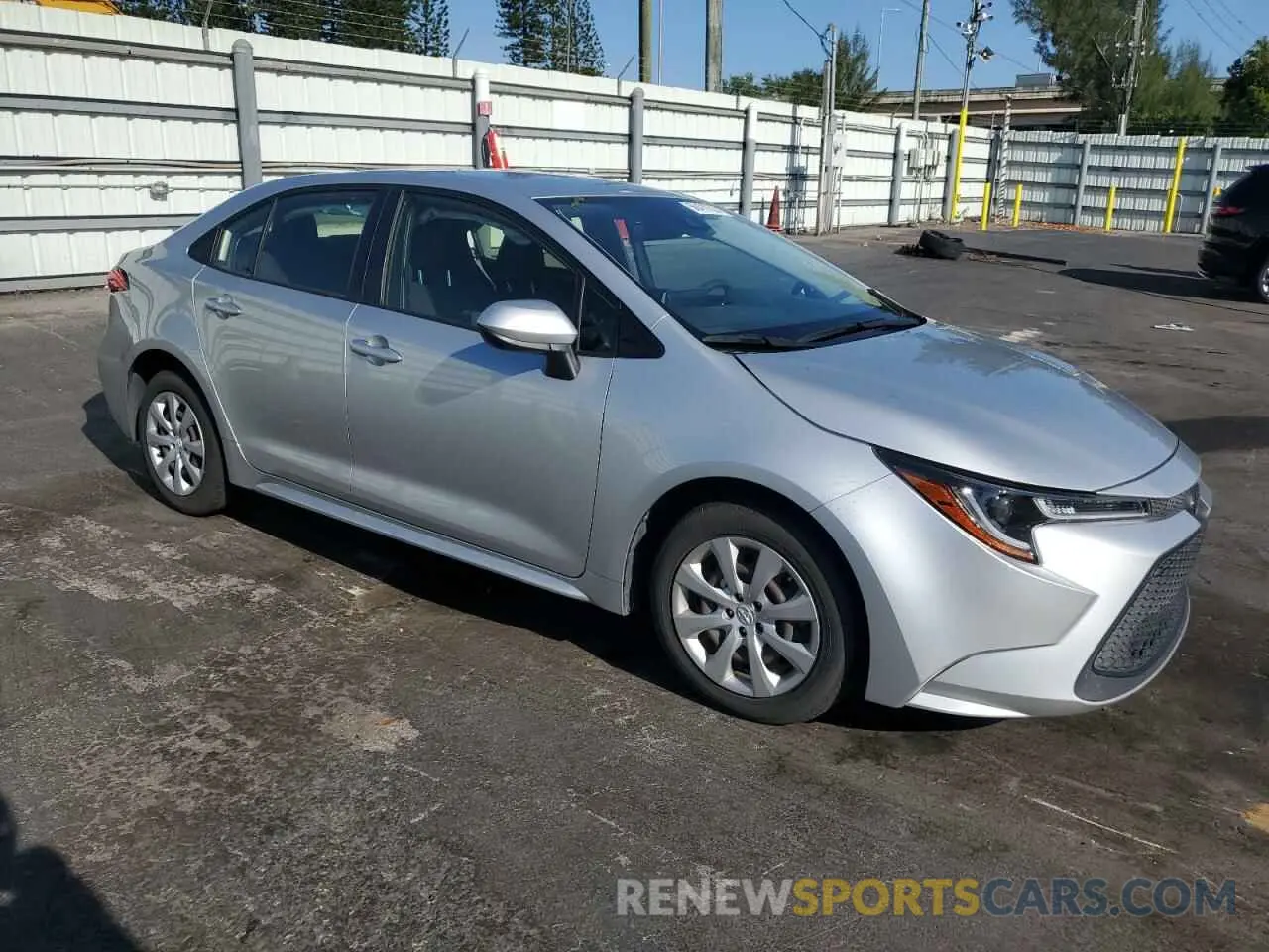 4 Фотография поврежденного автомобиля JTDEPRAE5LJ098182 TOYOTA COROLLA 2020