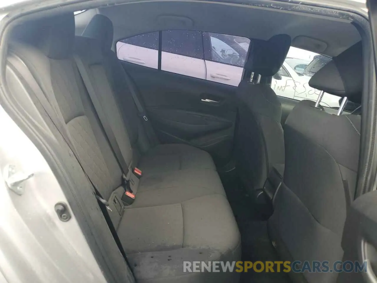 10 Photograph of a damaged car JTDEPRAE5LJ101839 TOYOTA COROLLA 2020