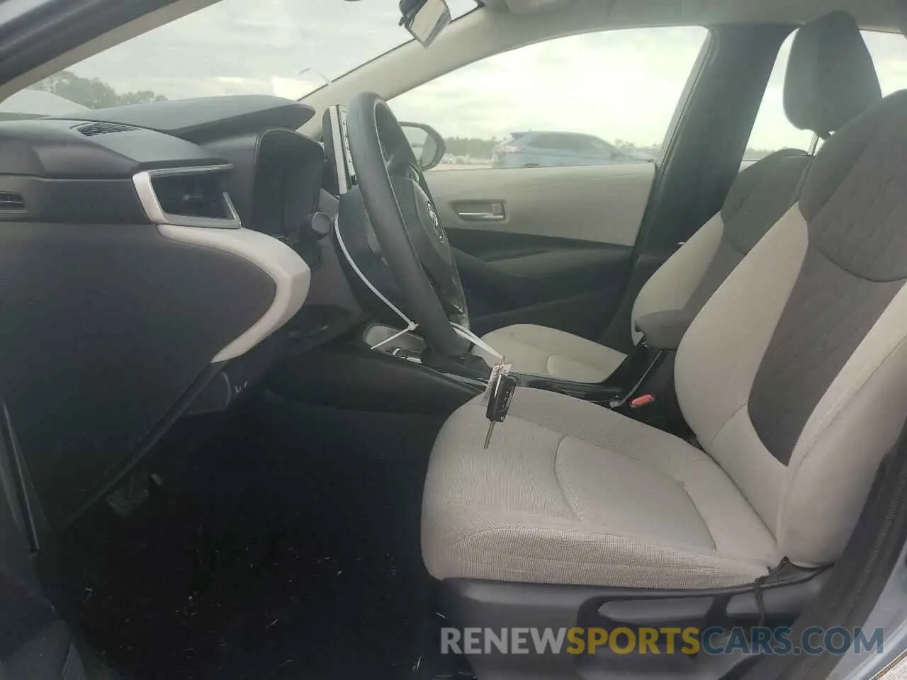 7 Photograph of a damaged car JTDEPRAE5LJ112632 TOYOTA COROLLA 2020