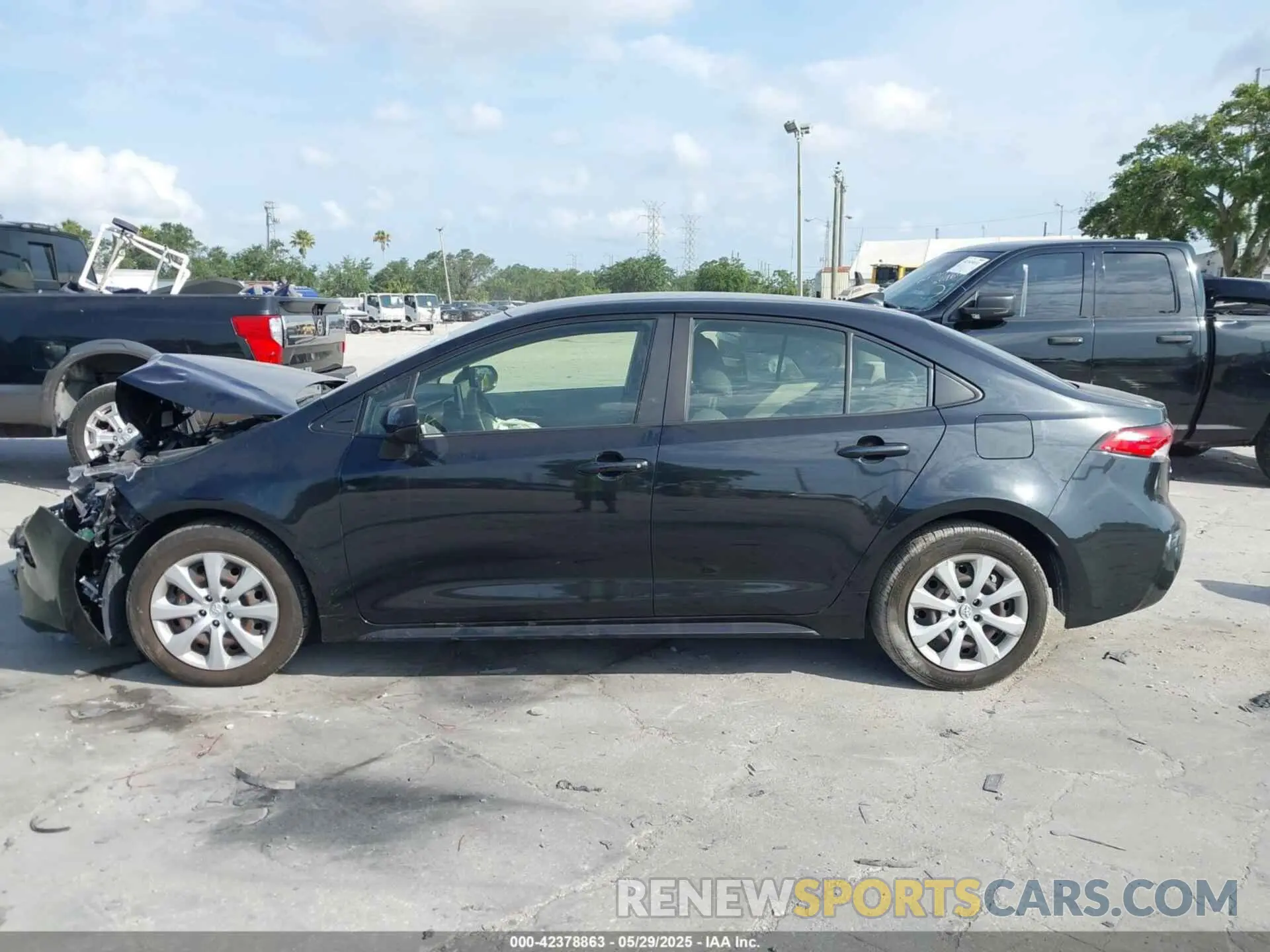 14 Photograph of a damaged car JTDEPRAE5LJ113652 TOYOTA COROLLA 2020