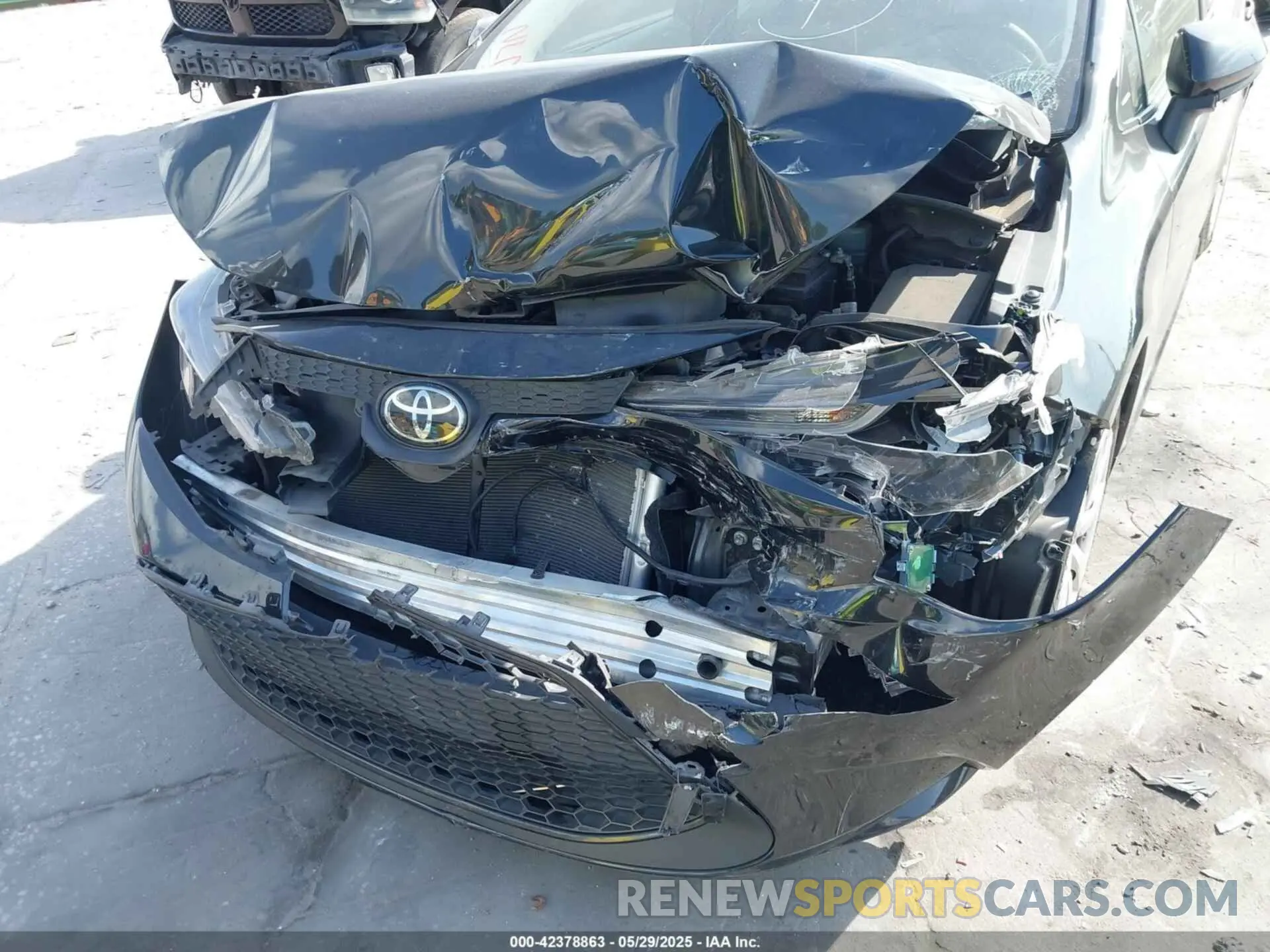 6 Photograph of a damaged car JTDEPRAE5LJ113652 TOYOTA COROLLA 2020