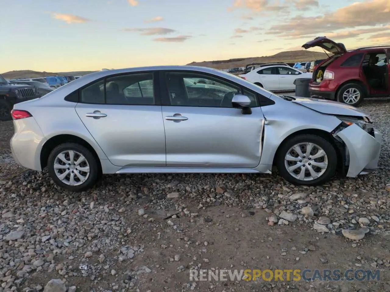 3 Photograph of a damaged car JTDEPRAE6LJ027458 TOYOTA COROLLA 2020