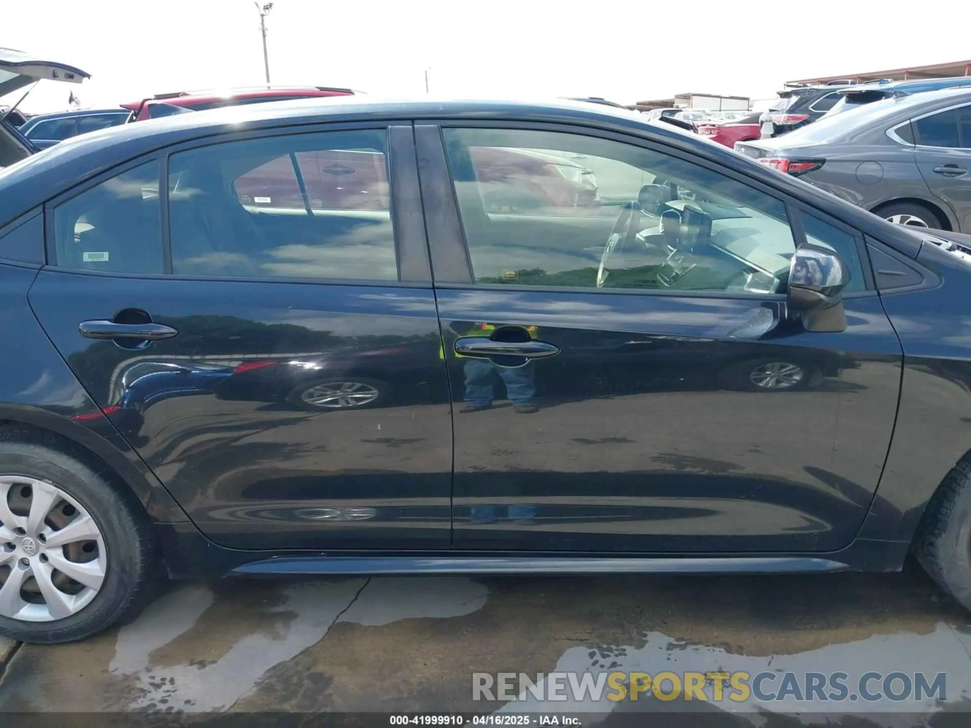 14 Photograph of a damaged car JTDEPRAE6LJ035995 TOYOTA COROLLA 2020