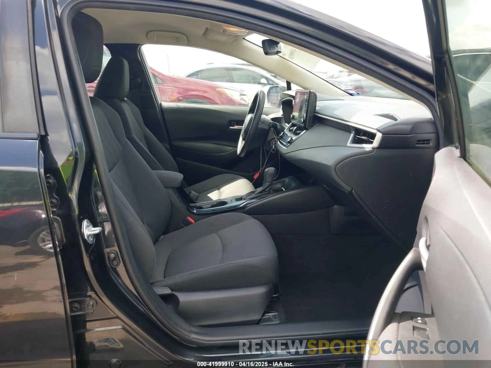 5 Photograph of a damaged car JTDEPRAE6LJ035995 TOYOTA COROLLA 2020