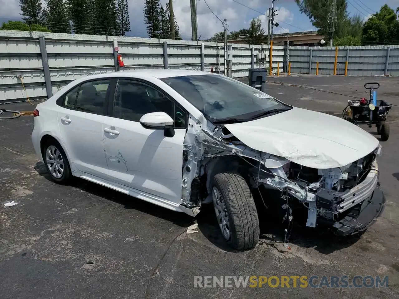 4 Photograph of a damaged car JTDEPRAE6LJ079057 TOYOTA COROLLA 2020