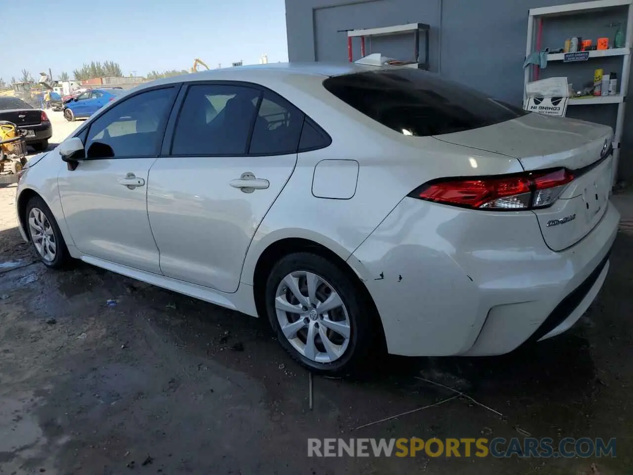 2 Photograph of a damaged car JTDEPRAE6LJ084825 TOYOTA COROLLA 2020