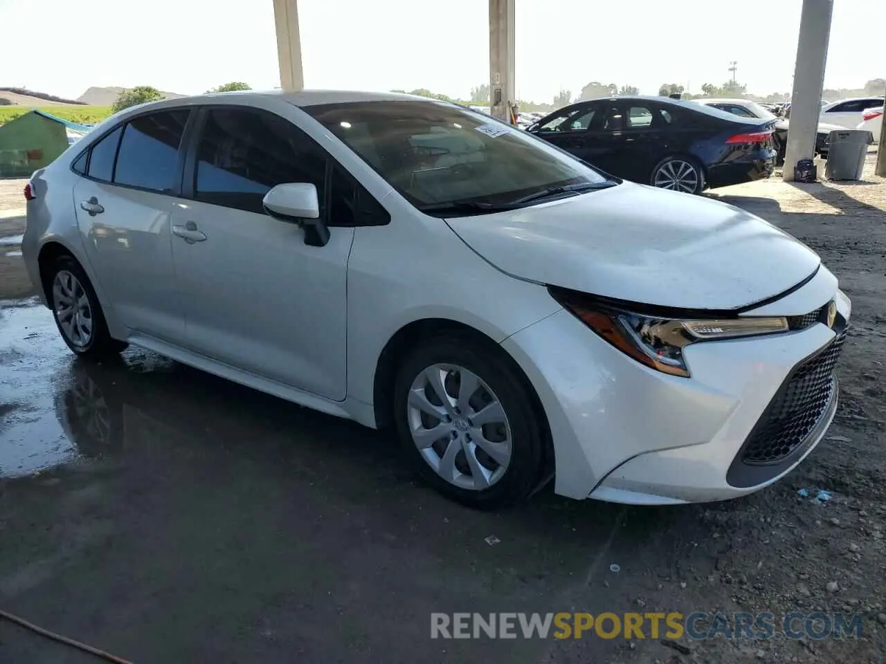 4 Photograph of a damaged car JTDEPRAE6LJ084825 TOYOTA COROLLA 2020