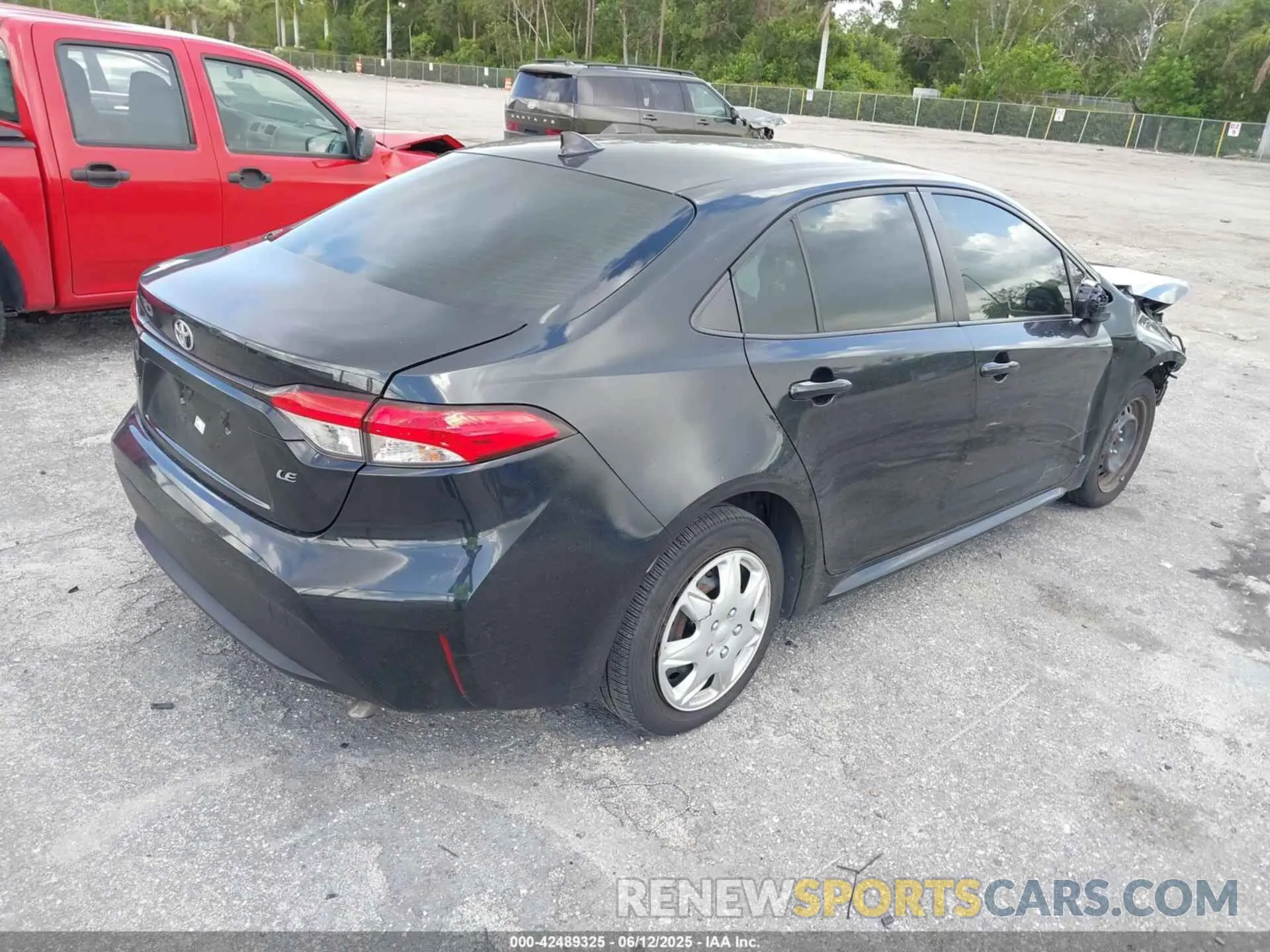 4 Photograph of a damaged car JTDEPRAE6LJ090446 TOYOTA COROLLA 2020