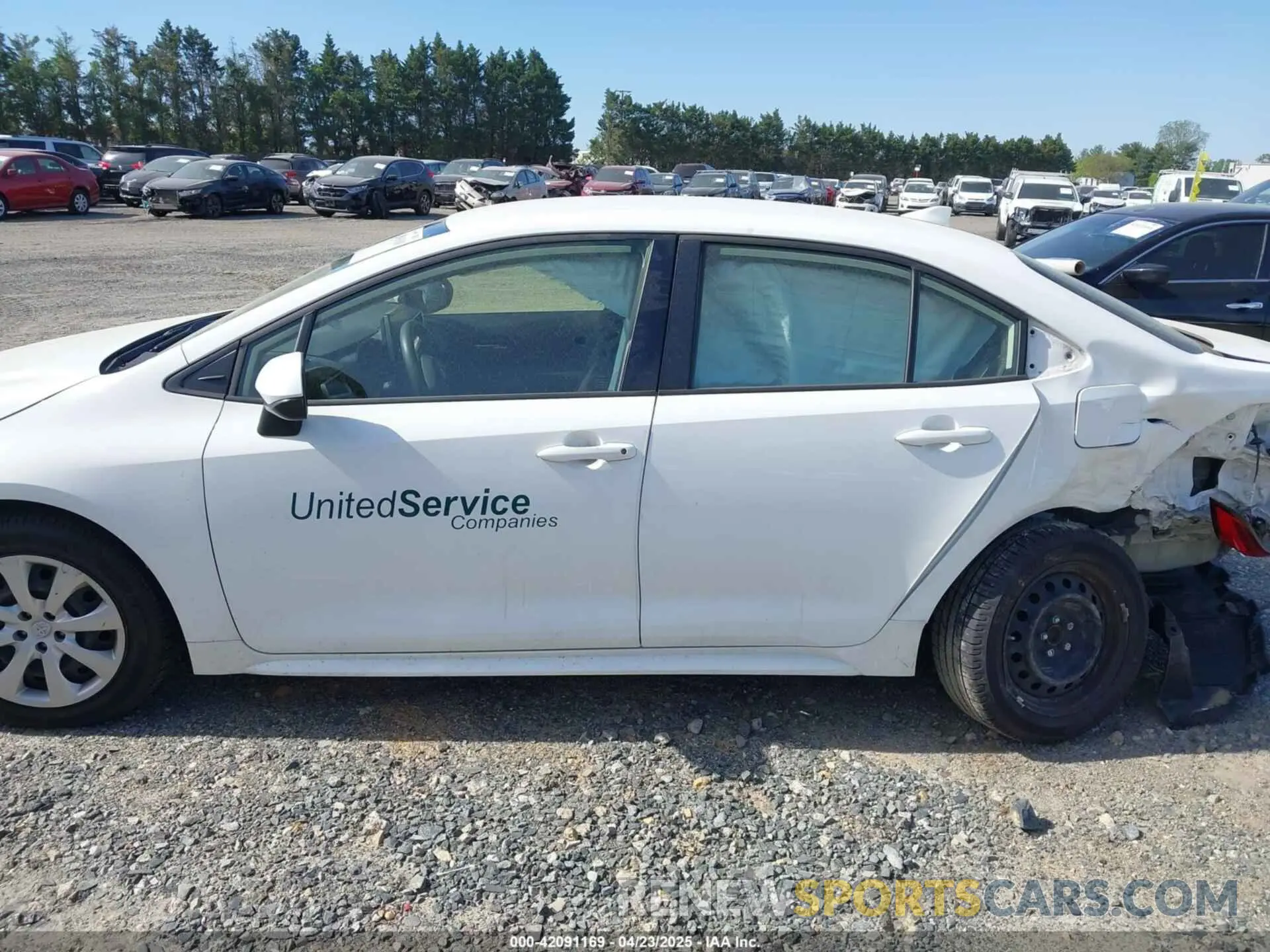 14 Photograph of a damaged car JTDEPRAE6LJ093198 TOYOTA COROLLA 2020