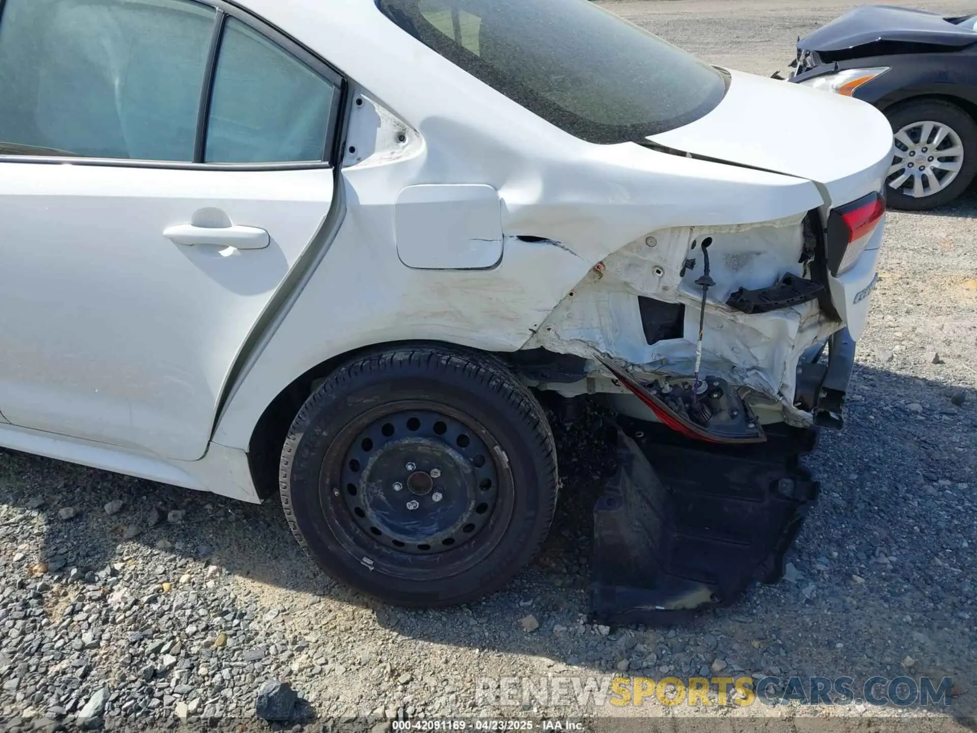6 Photograph of a damaged car JTDEPRAE6LJ093198 TOYOTA COROLLA 2020