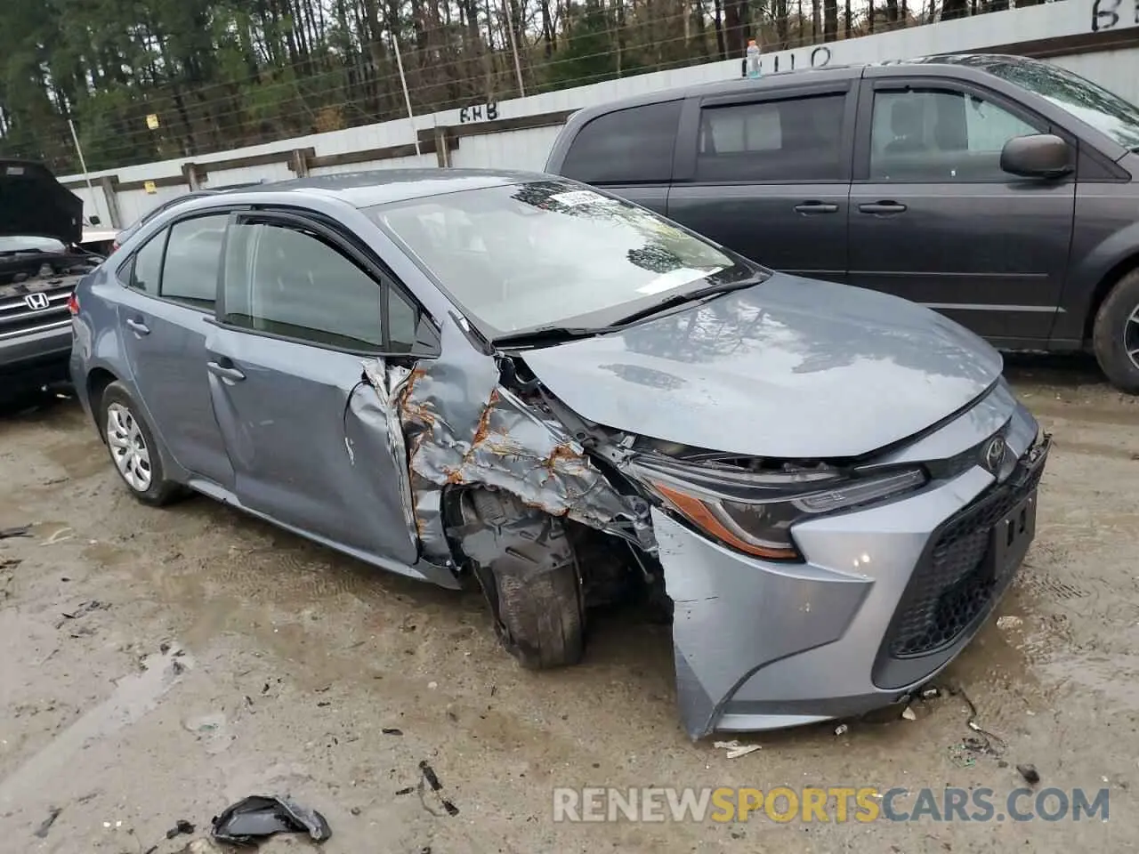 4 Photograph of a damaged car JTDEPRAE6LJ104748 TOYOTA COROLLA 2020