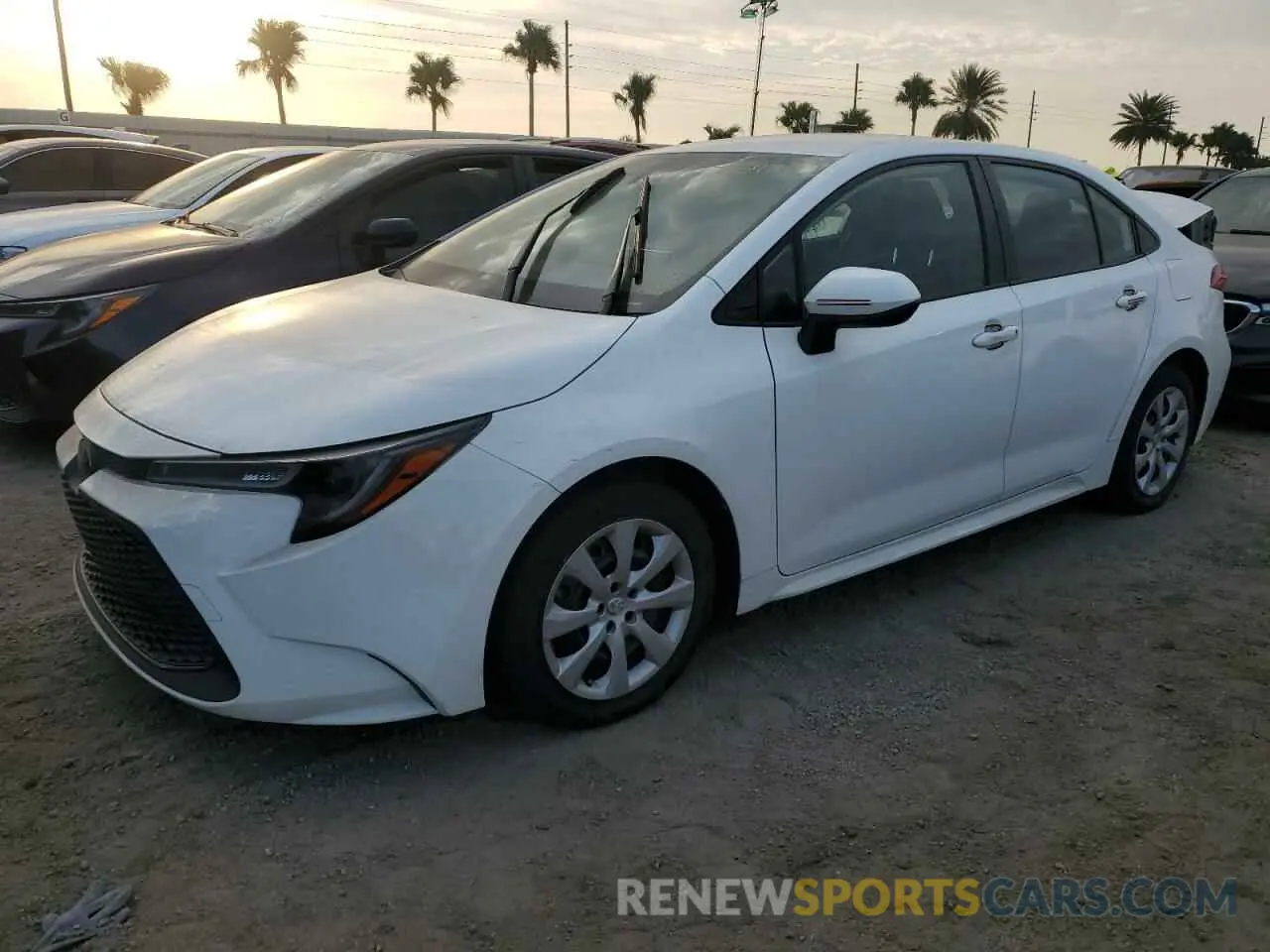 1 Photograph of a damaged car JTDEPRAE6LJ108329 TOYOTA COROLLA 2020